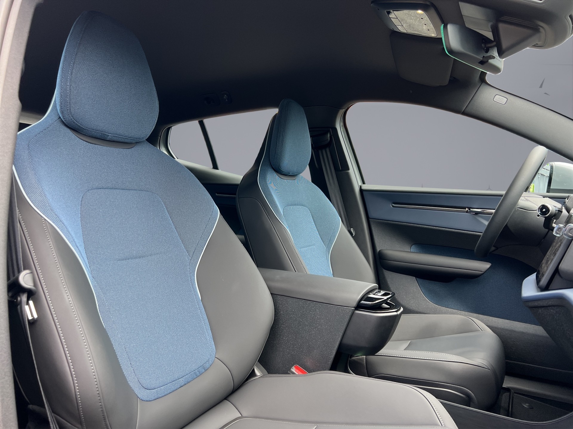 VOLVO EX30 E60 Core - 16