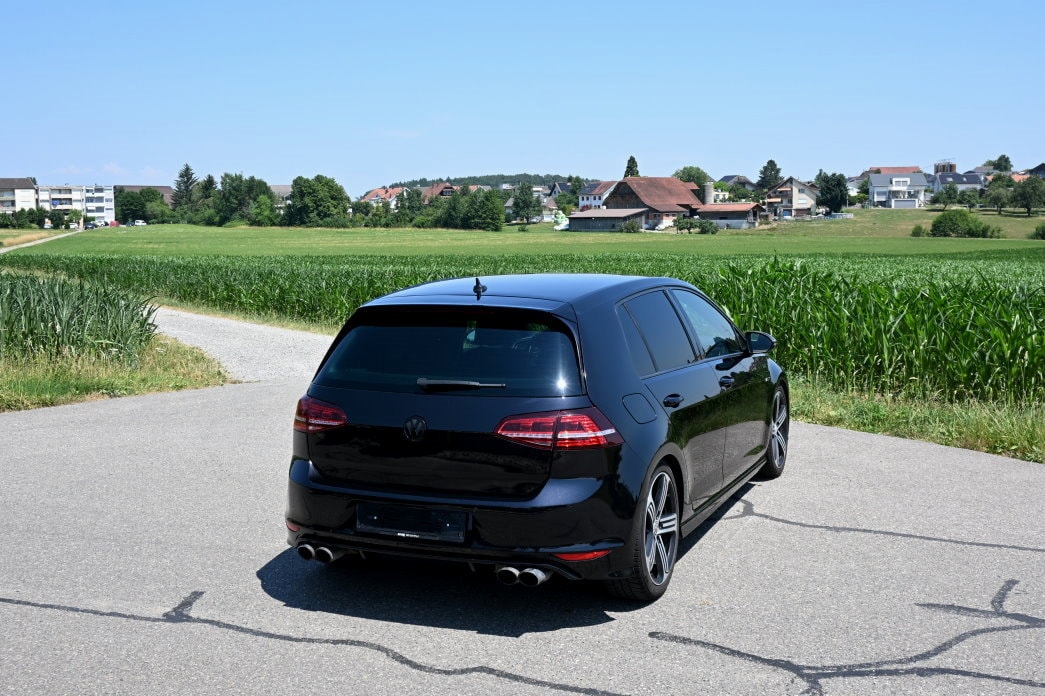 VW Golf 2.0 TSI R 4Motion DSG - 3