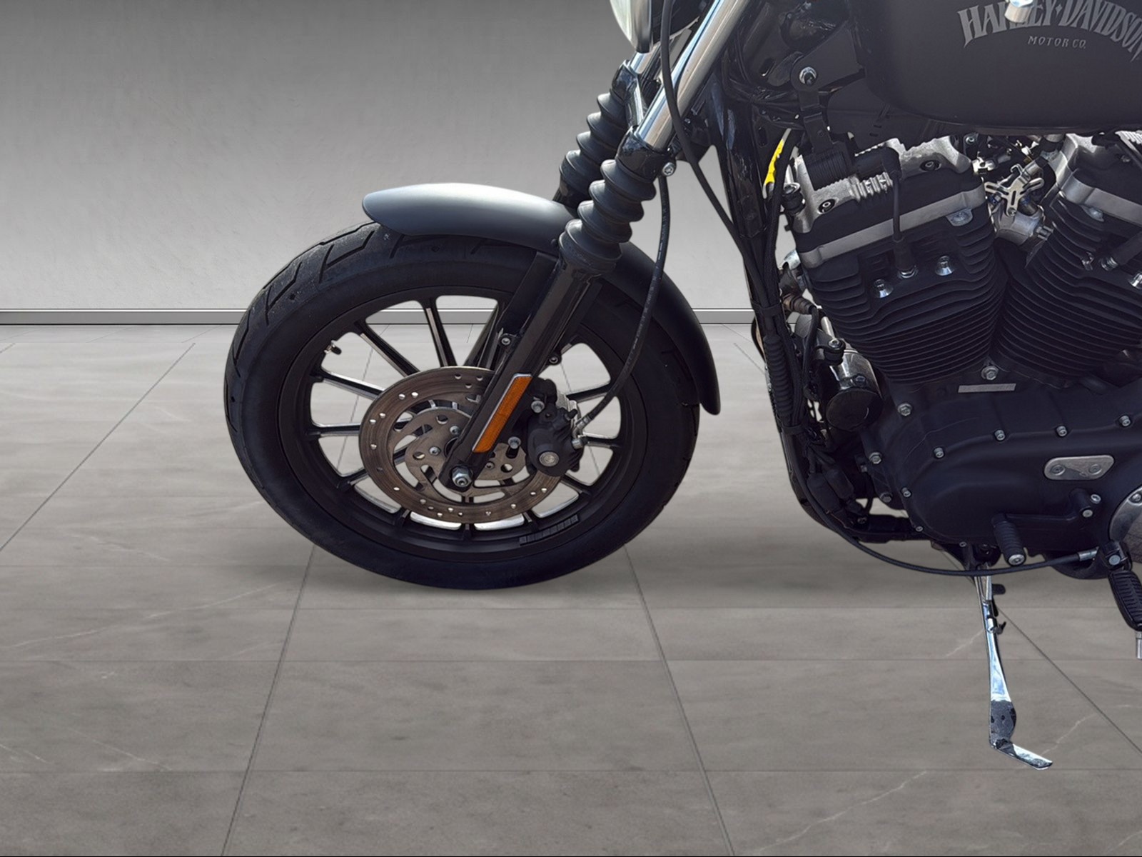 HARLEY-DAVIDSON XL 883 N Sportster Iron - 6