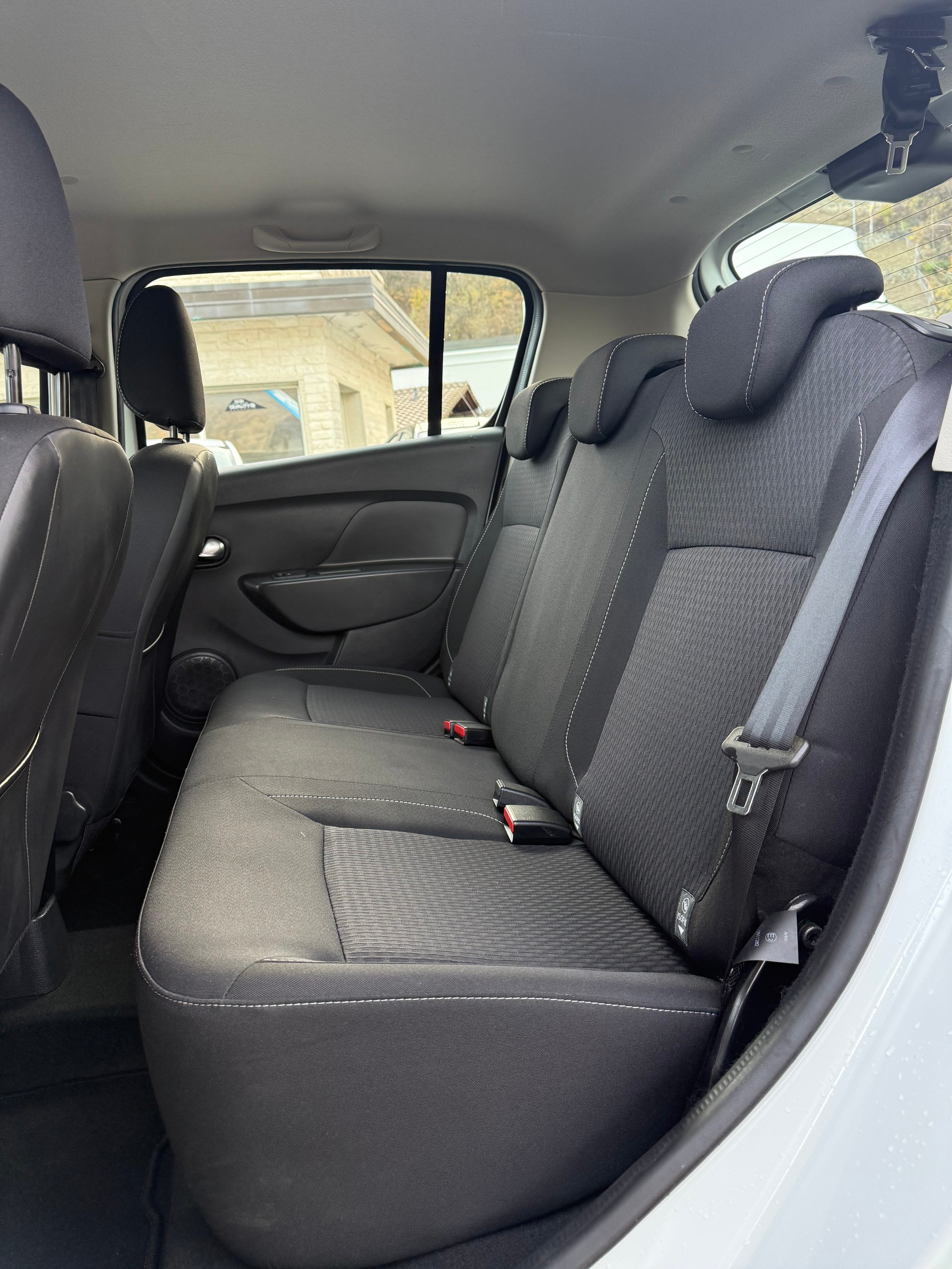 DACIA Sandero 1.5 dCi Lauréate Automatic - 15