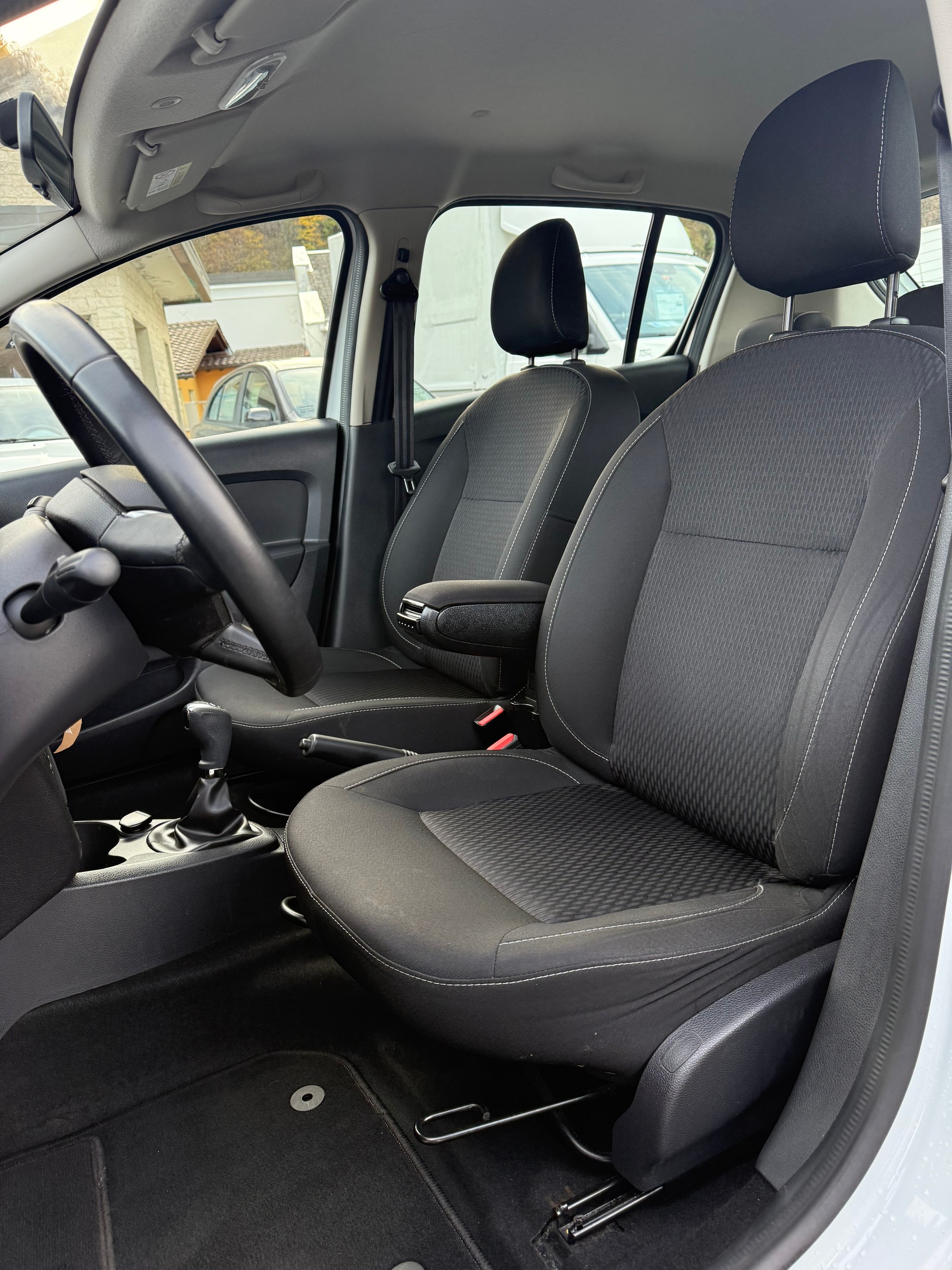 DACIA Sandero 1.5 dCi Lauréate Automatic - 14