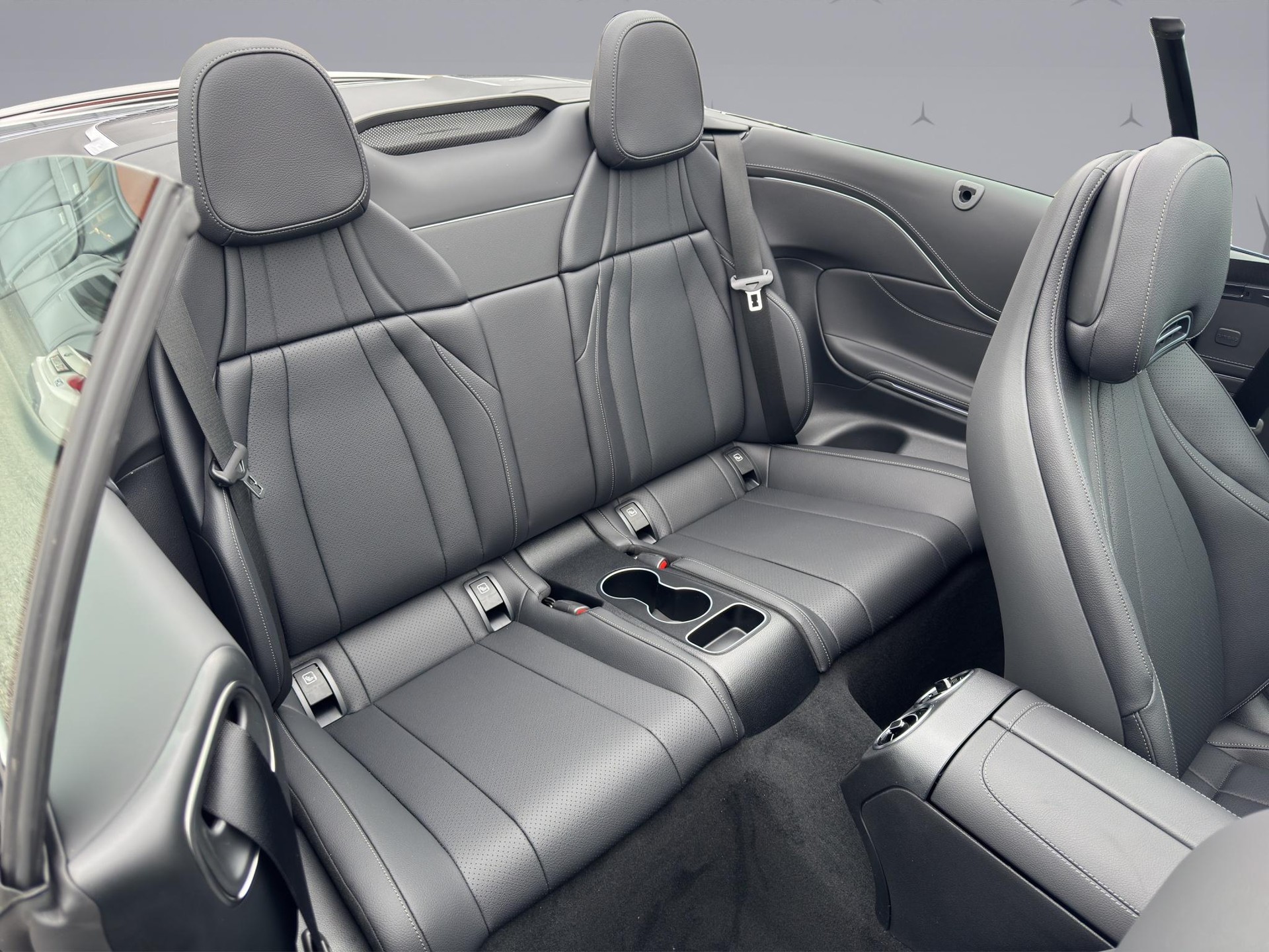 MERCEDES-BENZ CLE 200 AMG Line 4matic Cabriolet - 17