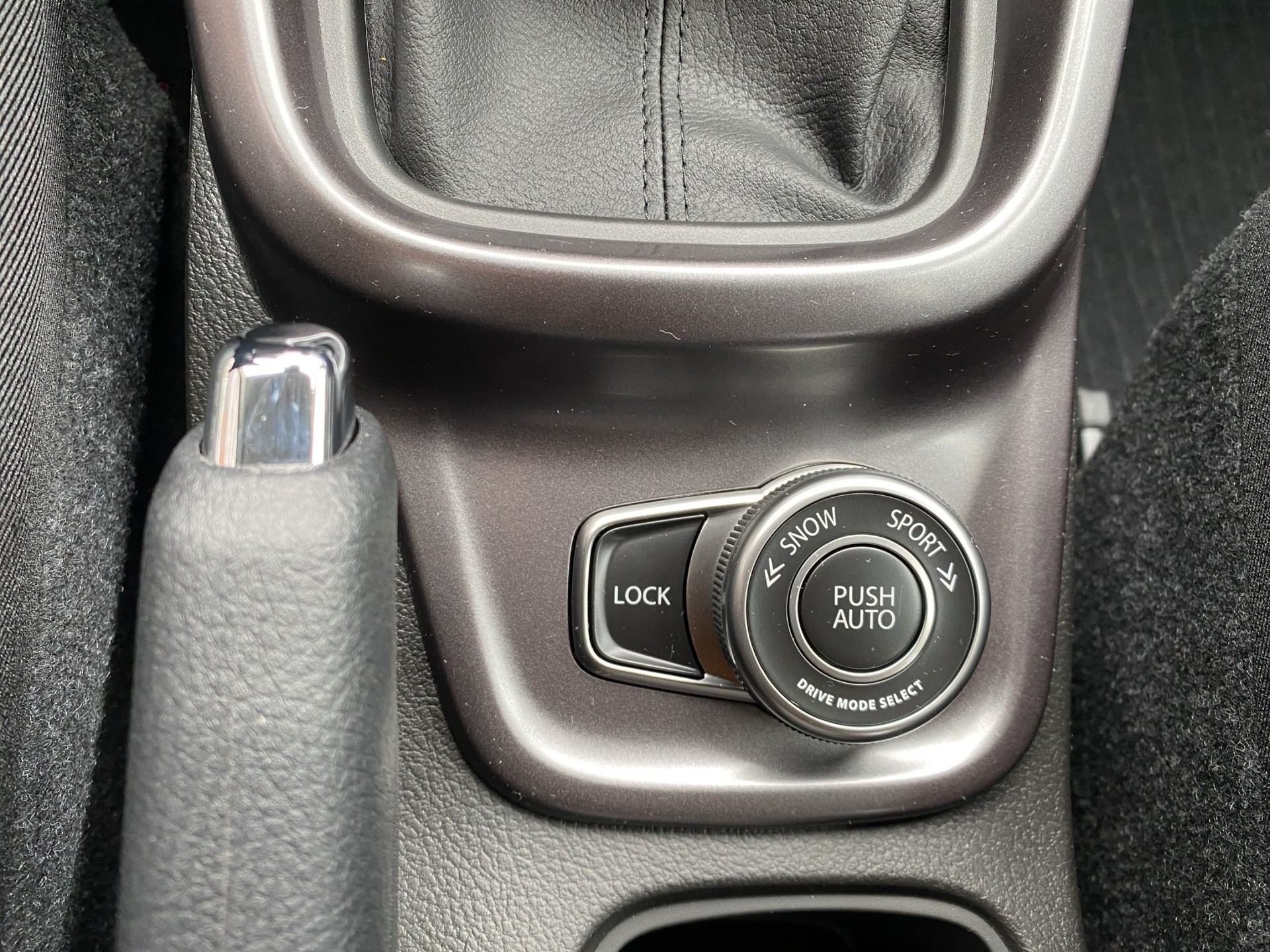 SUZUKI Vitara 1.4 Boosterjet Compact + 4x4 Hybrid Automatic - 17