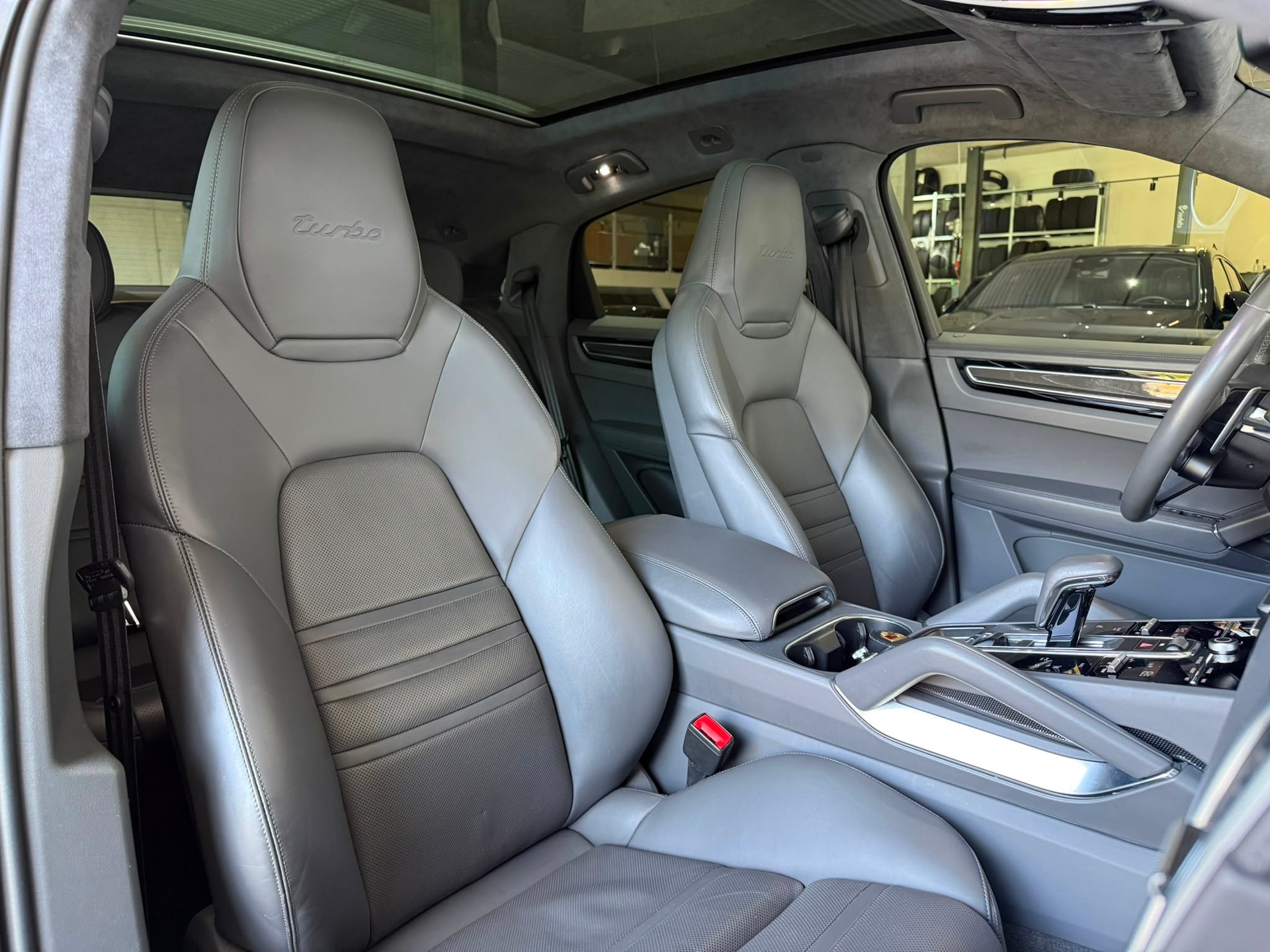 PORSCHE Cayenne Turbo Coupé - 12
