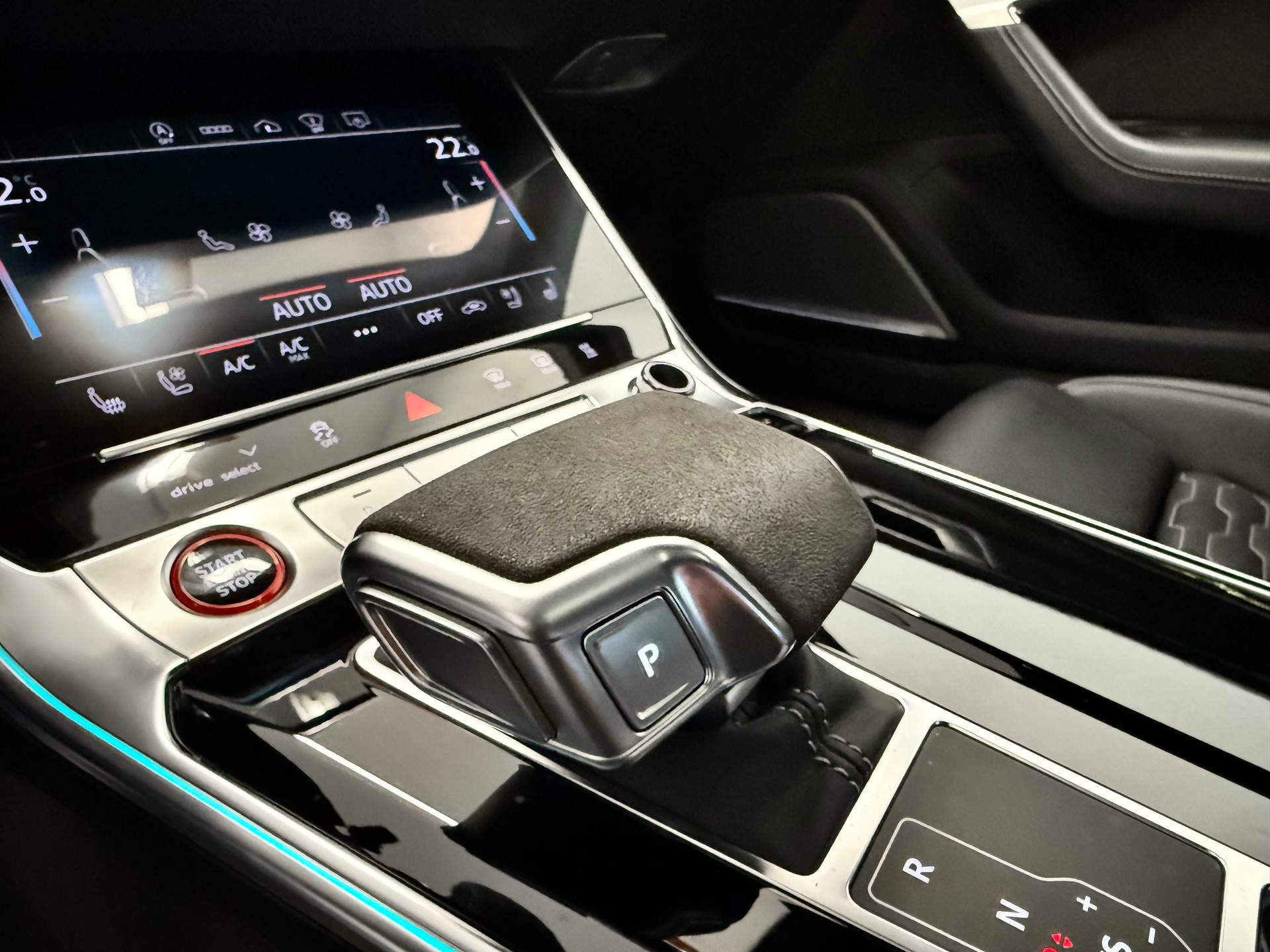 AUDI RS6 Avant 4.0 TFSI V8 quattro " Einzelstück " APR-720 PS- Kemora Matt - 28