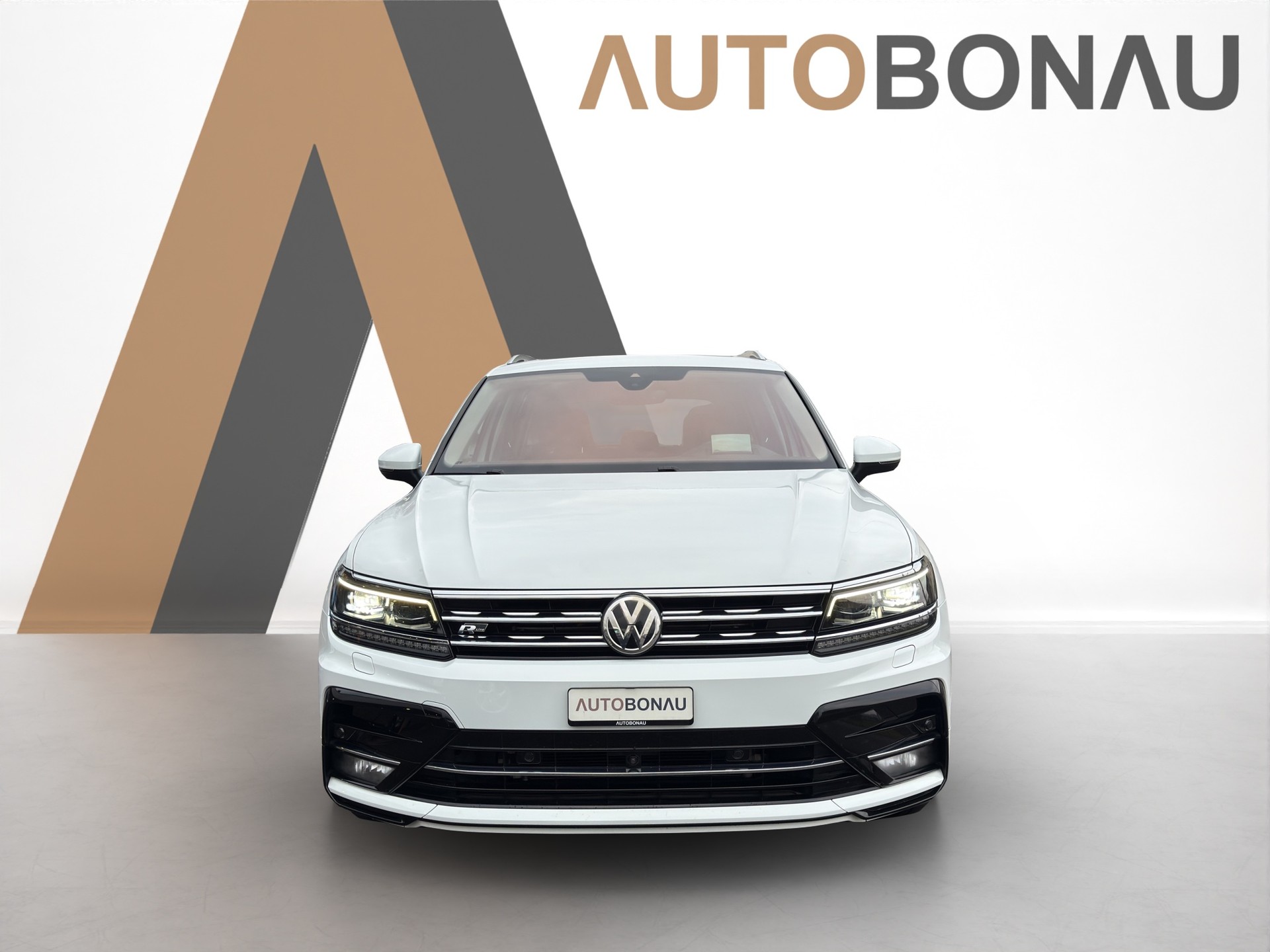 VW Tiguan 2.0 TSI Highline DSG Vienna Sky AHK - 9