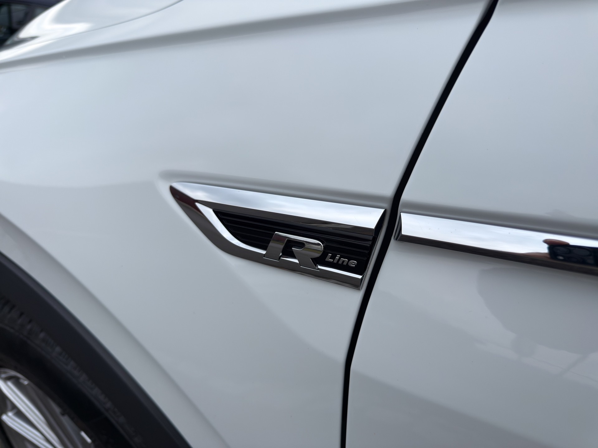 VW Tiguan 2.0 TSI Highline DSG Vienna Sky AHK - 27