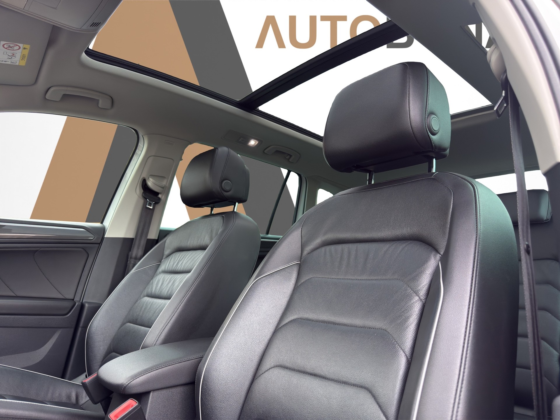 VW Tiguan 2.0 TSI Highline DSG Vienna Sky AHK - 21