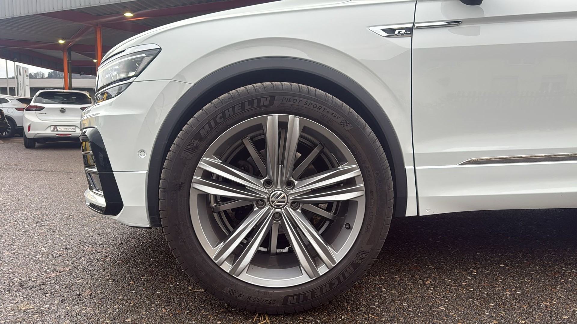 VW Tiguan 2.0 TSI Highline DSG Vienna Sky AHK - 32