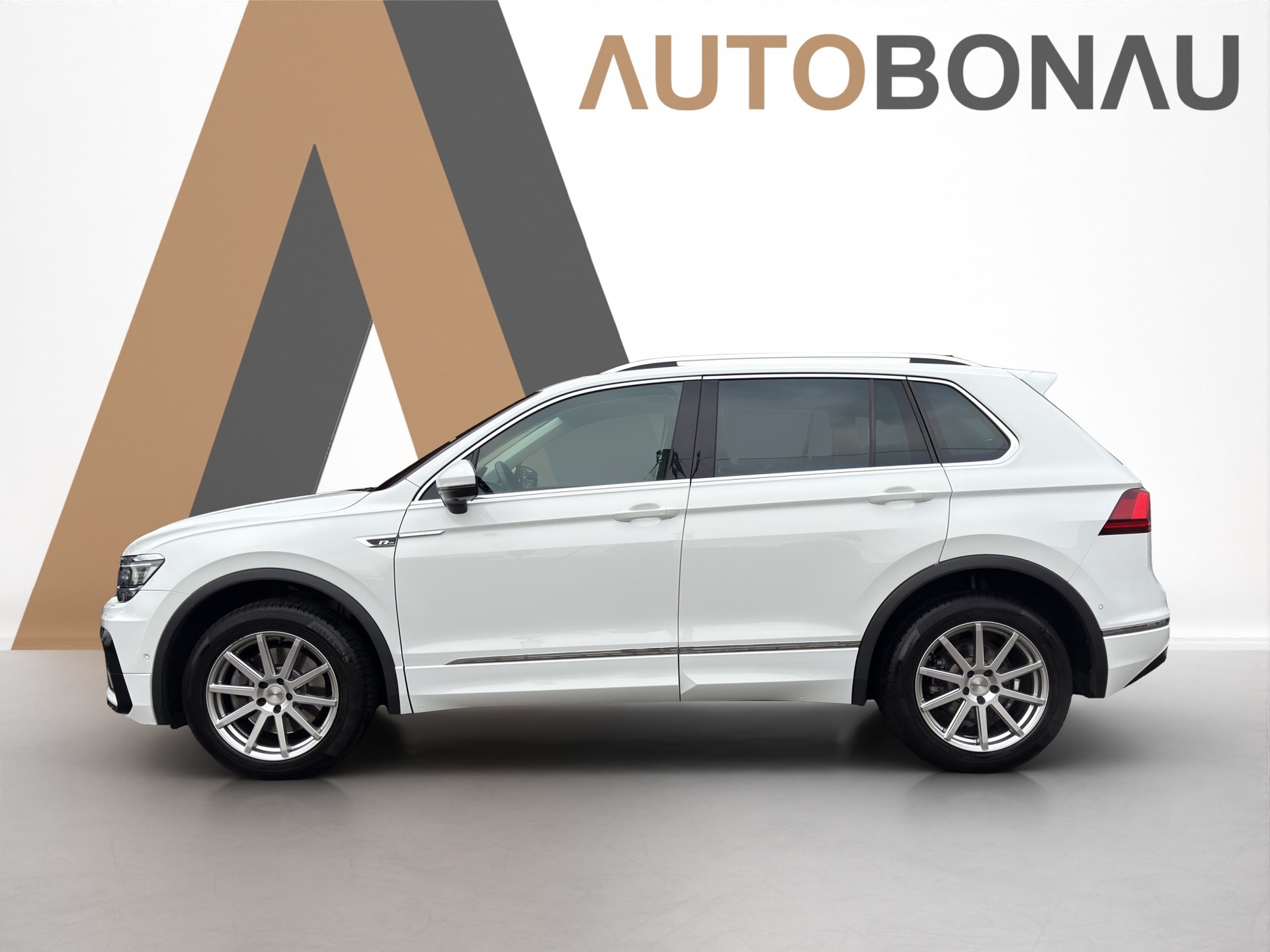 VW Tiguan 2.0 TSI Highline DSG Vienna Sky AHK - 3