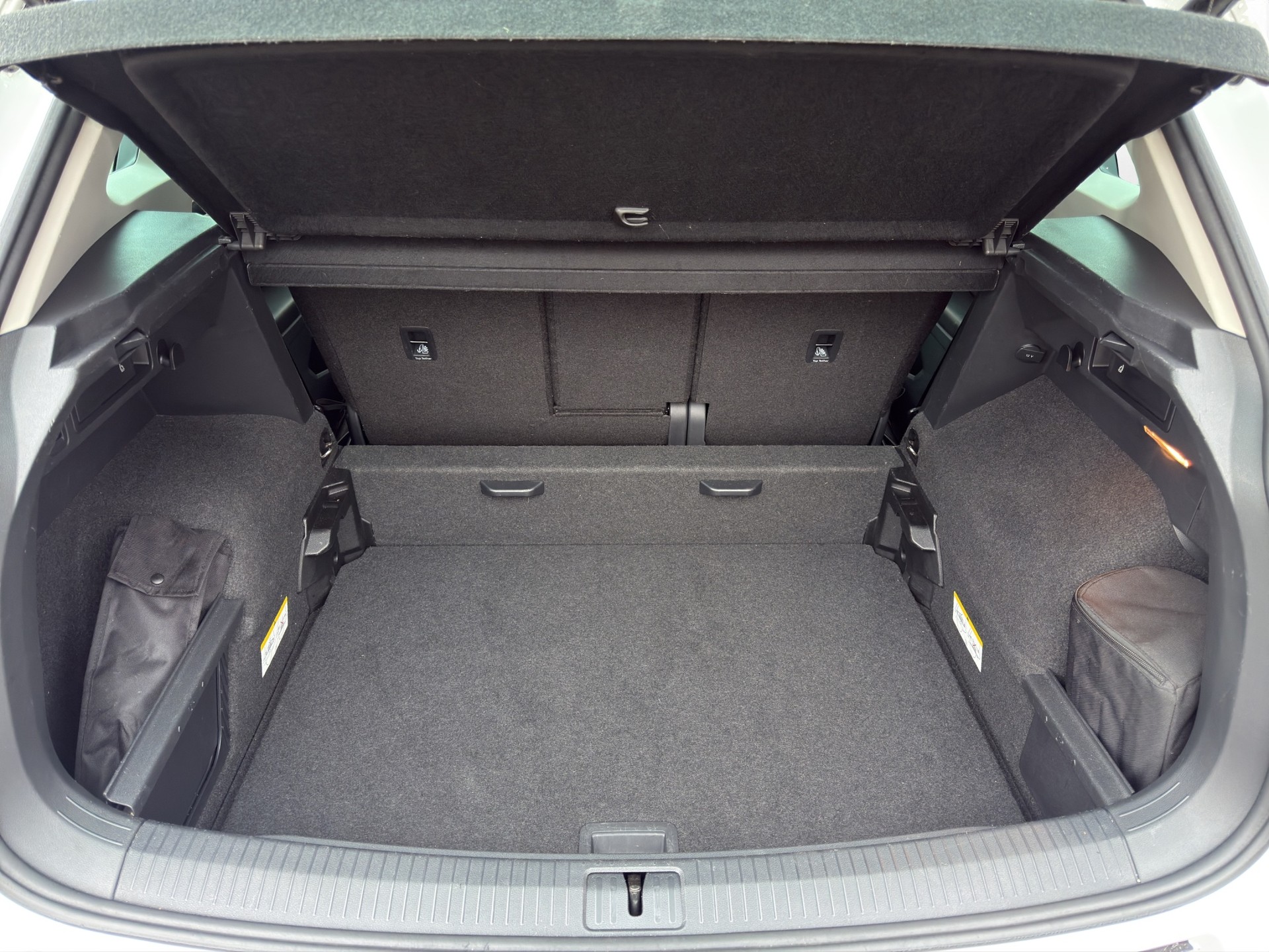 VW Tiguan 2.0 TSI Highline DSG Vienna Sky AHK - 19