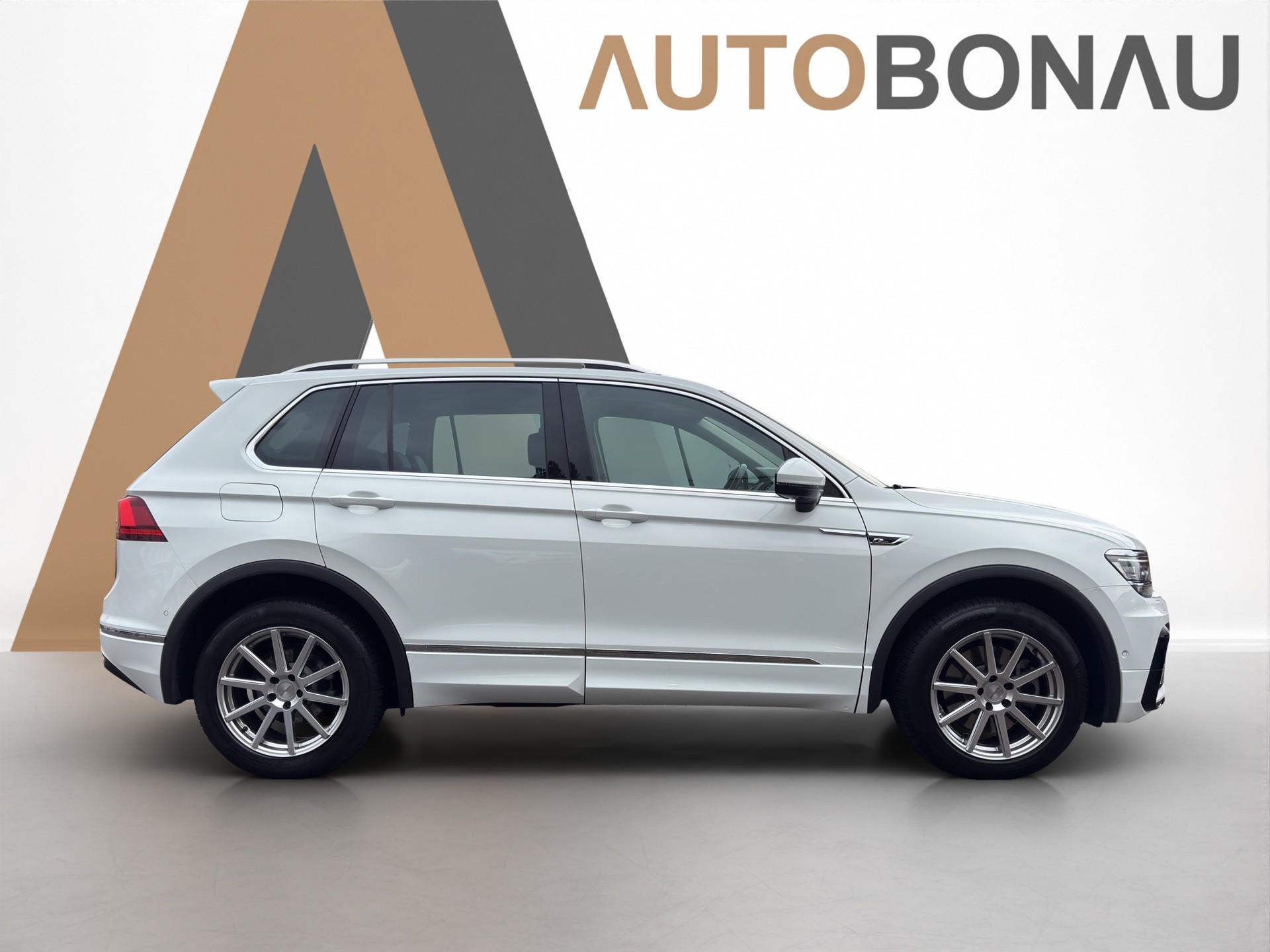 VW Tiguan 2.0 TSI Highline DSG Vienna Sky AHK - 7