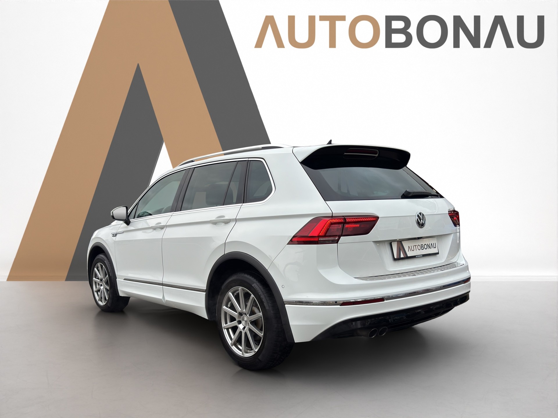 VW Tiguan 2.0 TSI Highline DSG Vienna Sky AHK - 4