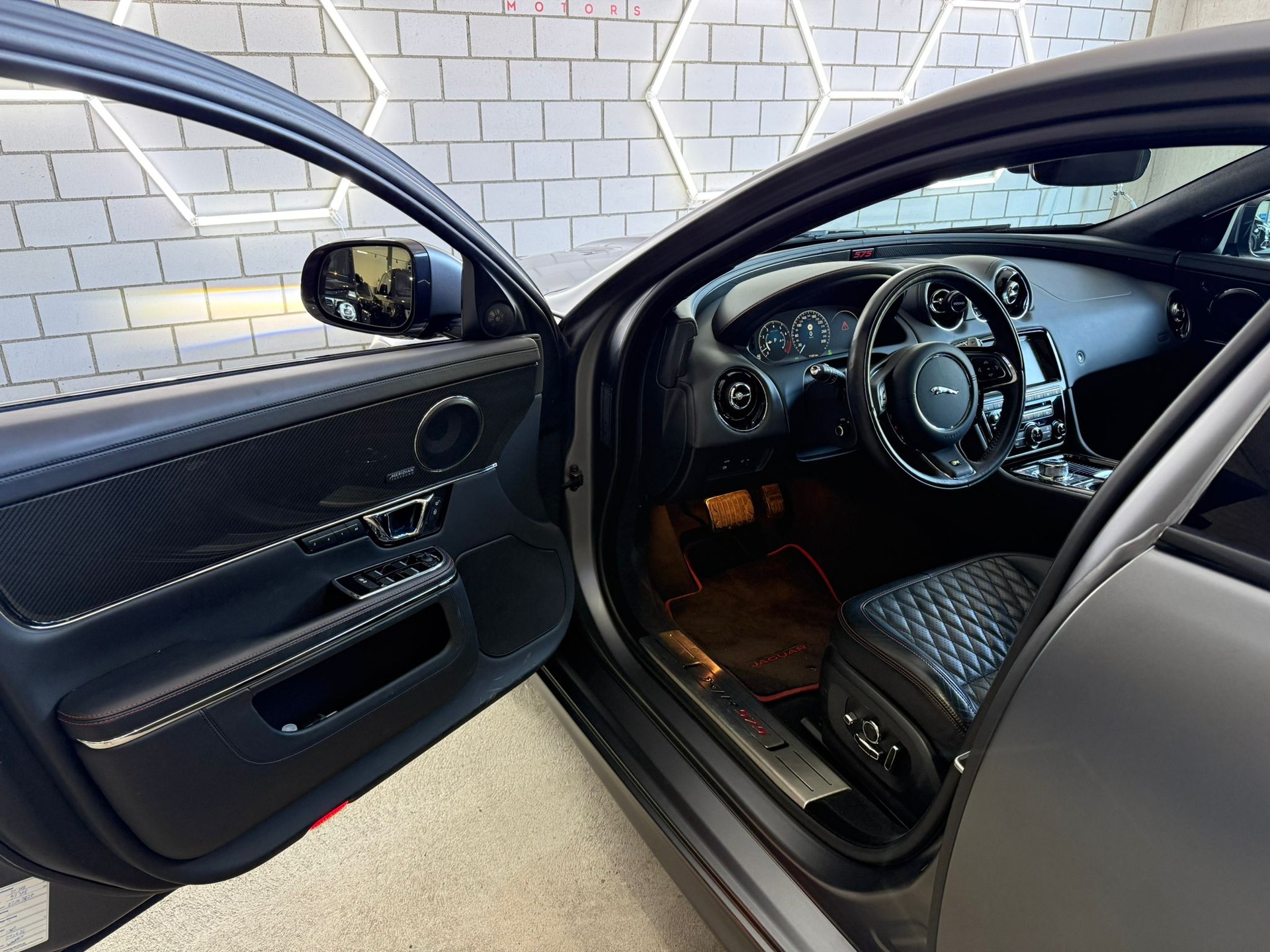 JAGUAR XJ 5.0 S/C XJR 575 Automatic - 5