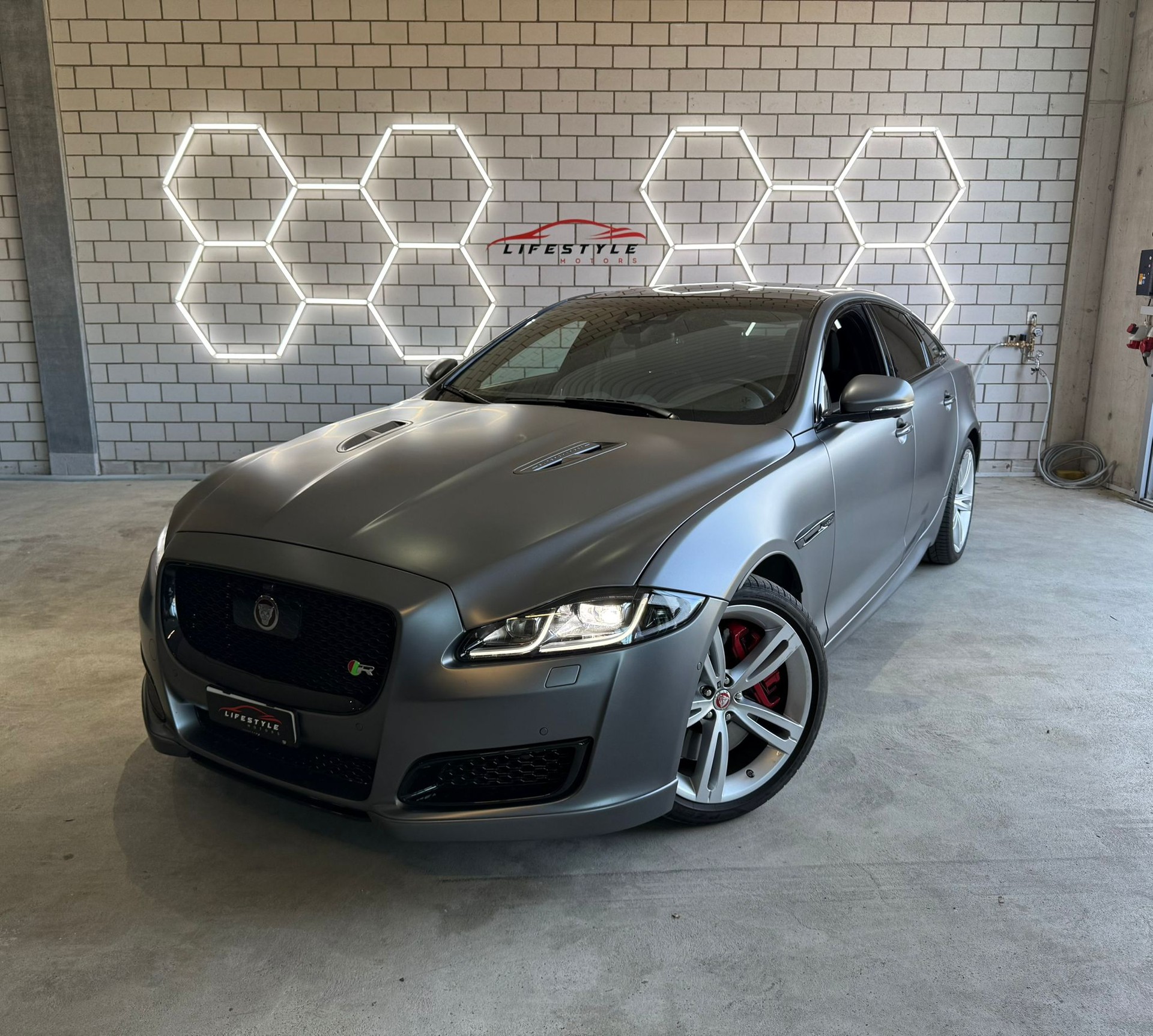JAGUAR XJ 5.0 S/C XJR 575 Automatic