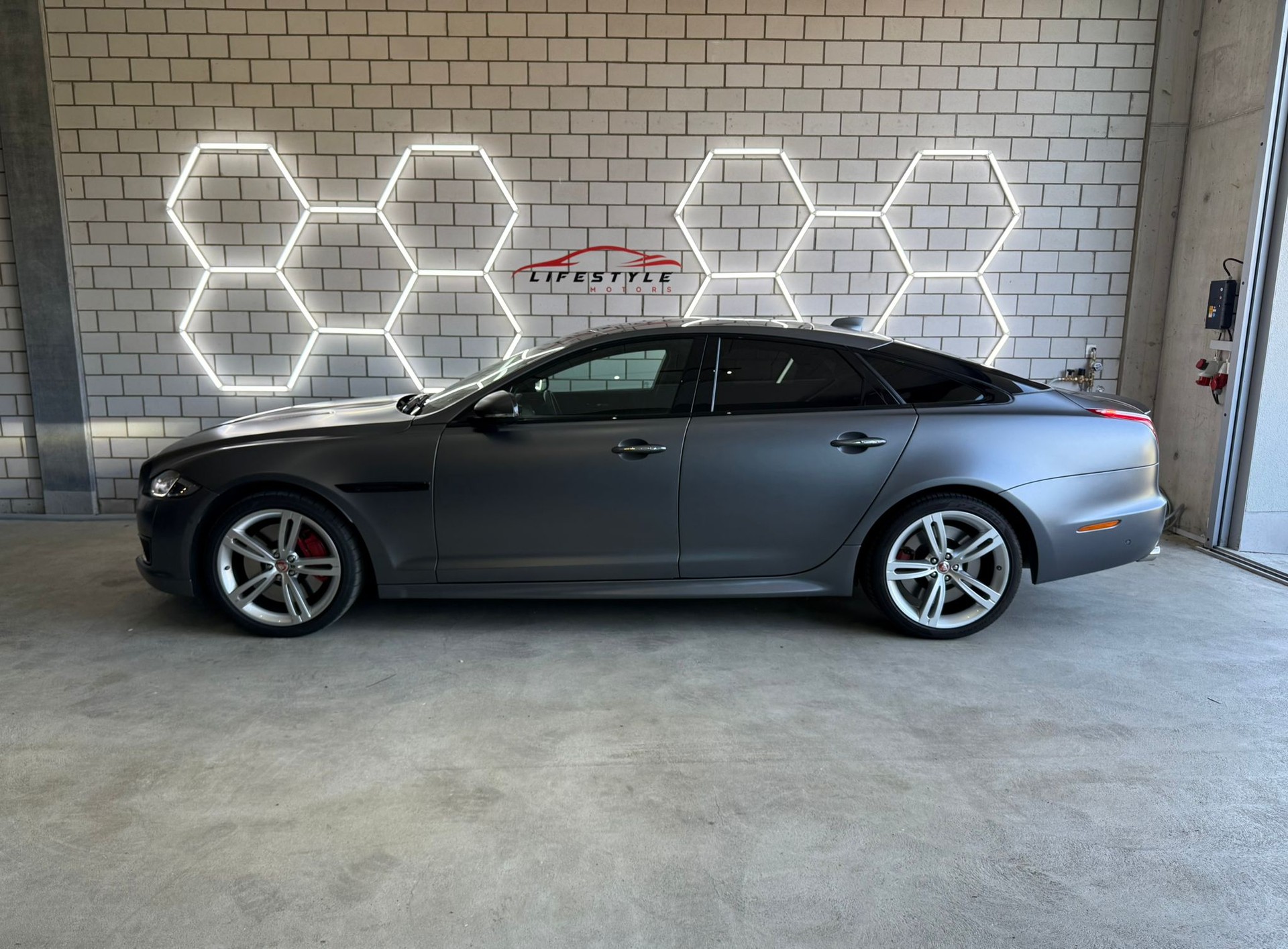 JAGUAR XJ 5.0 S/C XJR 575 Automatic - 2