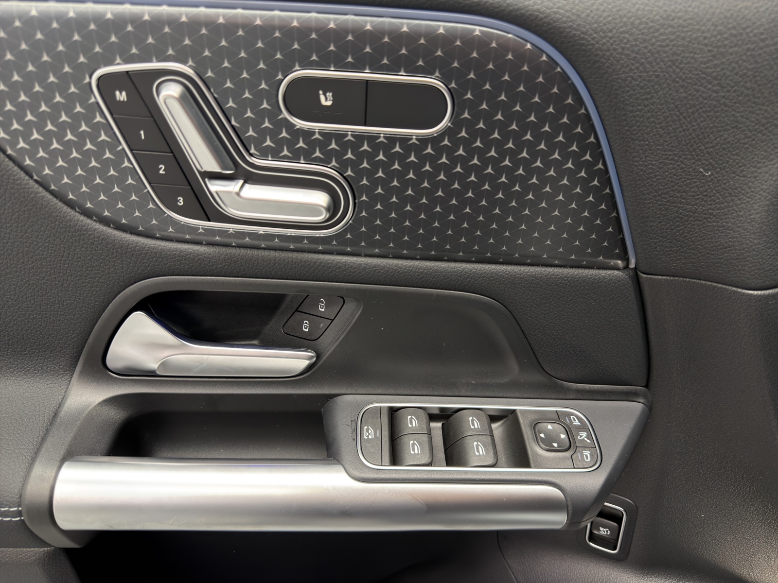 MERCEDES-BENZ GLA 200 Progressive Line Night Star - 13