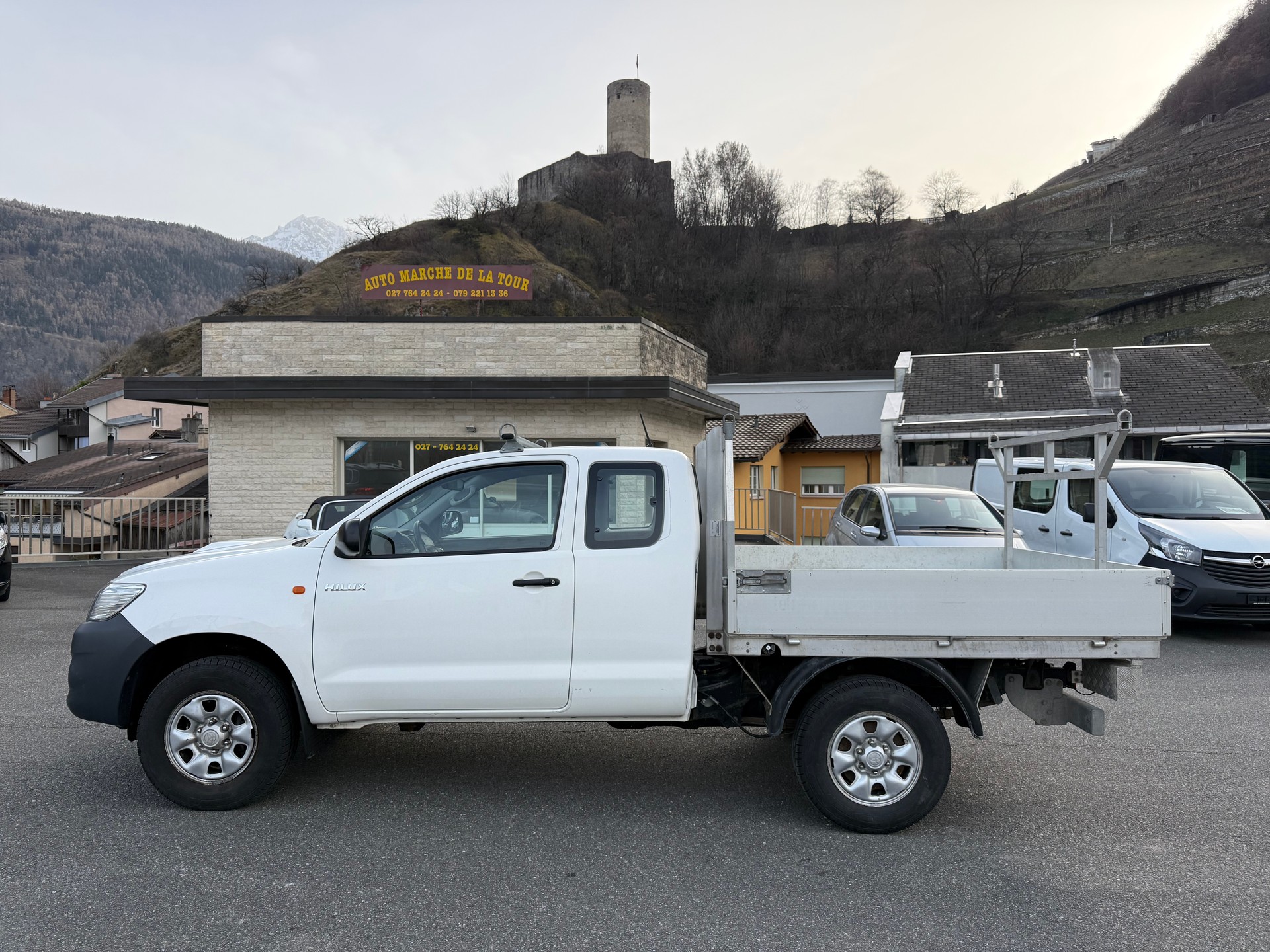 TOYOTA Hilux 2.5D 4WD Extra Cab Terra