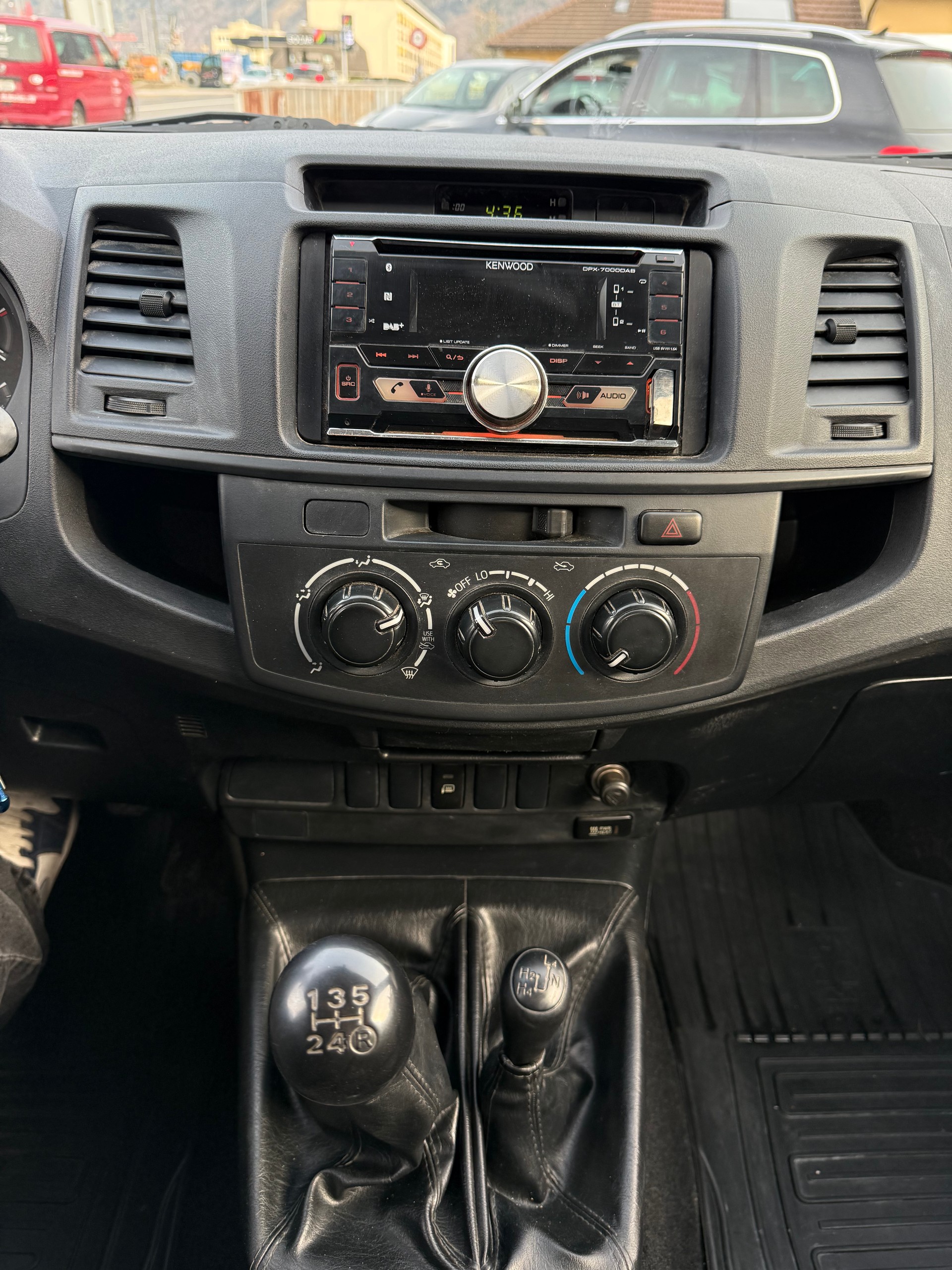 TOYOTA Hilux 2.5D 4WD Extra Cab Terra - 11