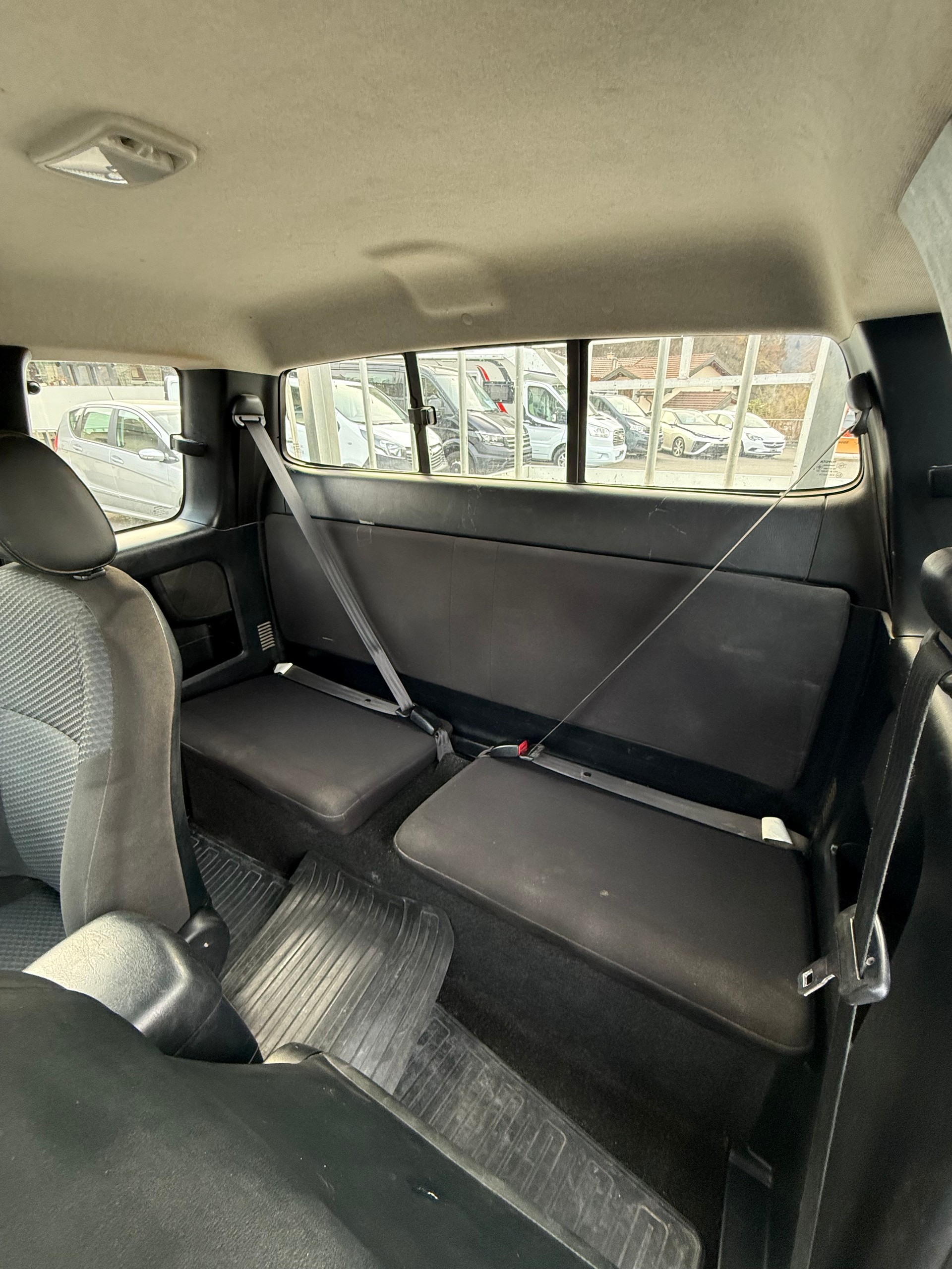 TOYOTA Hilux 2.5D 4WD Extra Cab Terra - 13