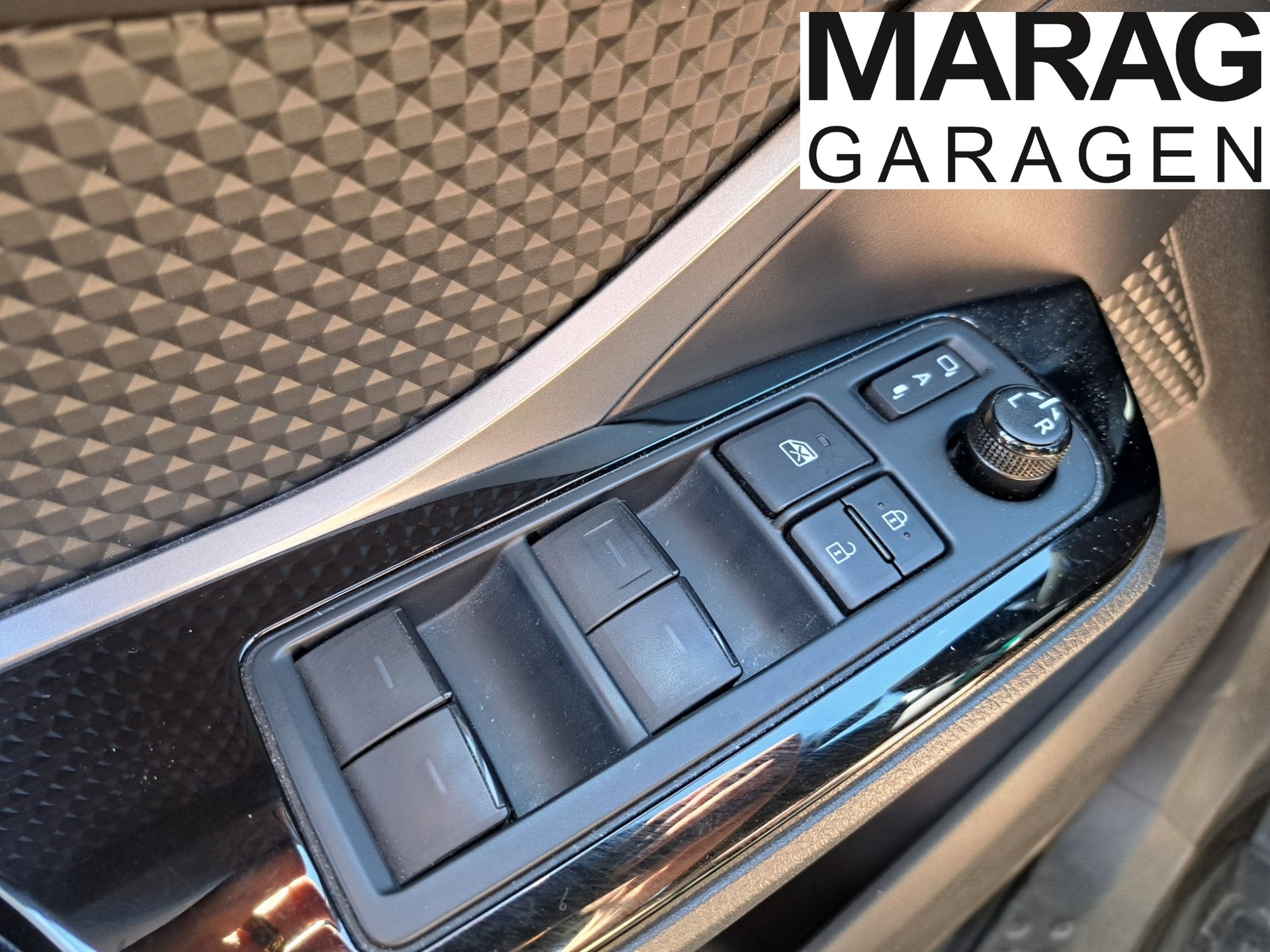 TOYOTA C-HR 2.0 HSD CVT GR Sport - 15