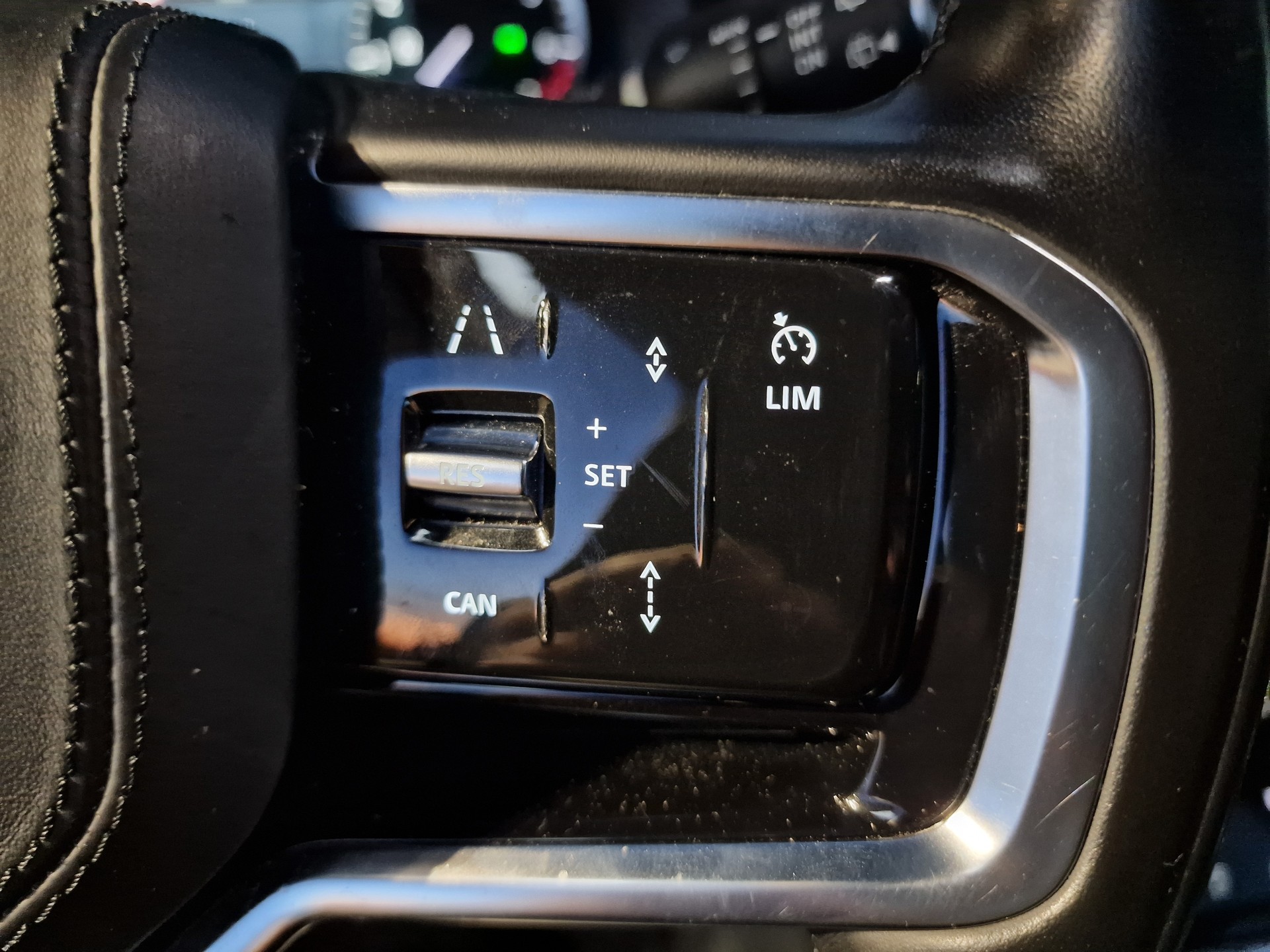 LAND ROVER Range Rover Evoque R-Dynamic P 250 HSE AT9 - 13