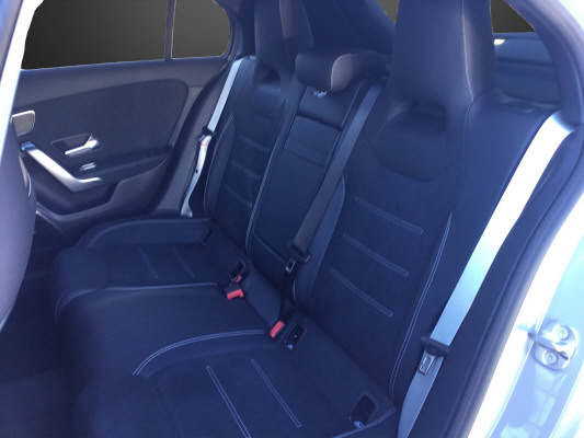 MERCEDES-BENZ A 250 4Matic 8G-DCT - 11