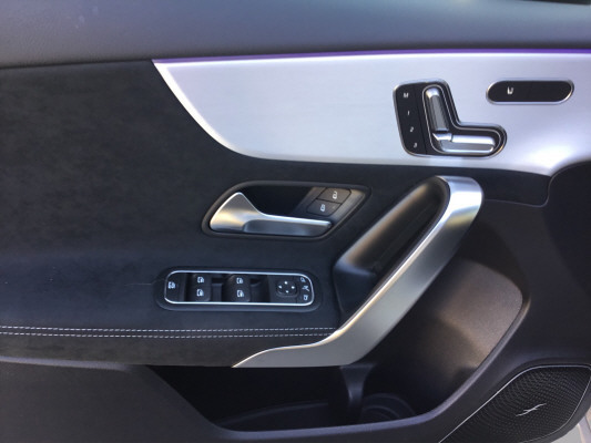 MERCEDES-BENZ A 250 4Matic 8G-DCT - 10