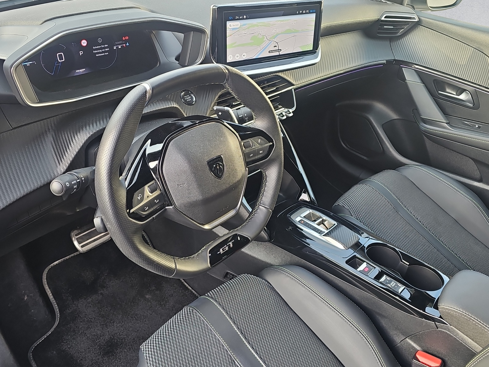 PEUGEOT 208 1.2 MHEV 145 GT - 11