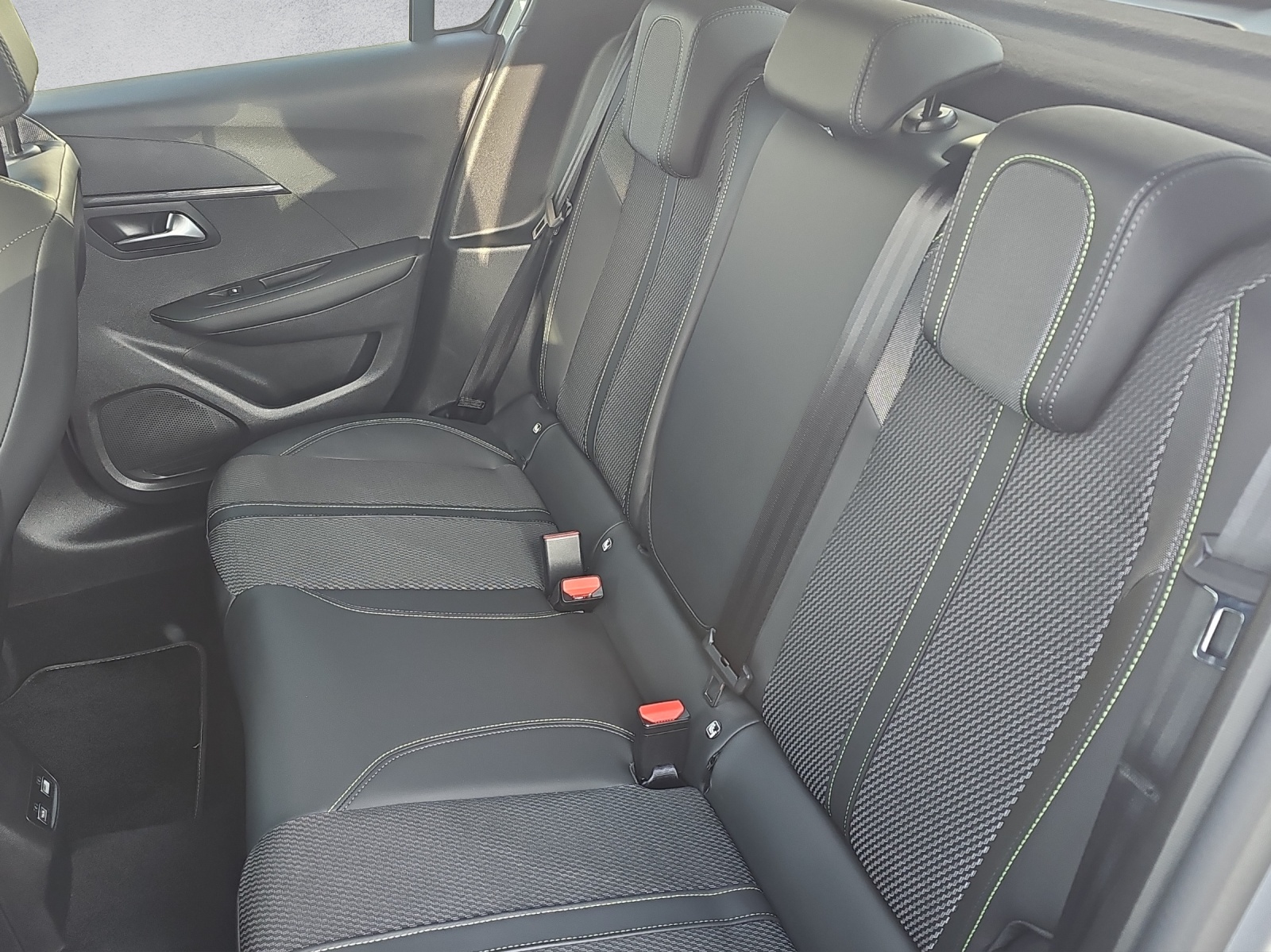 PEUGEOT 208 1.2 MHEV 145 GT - 15