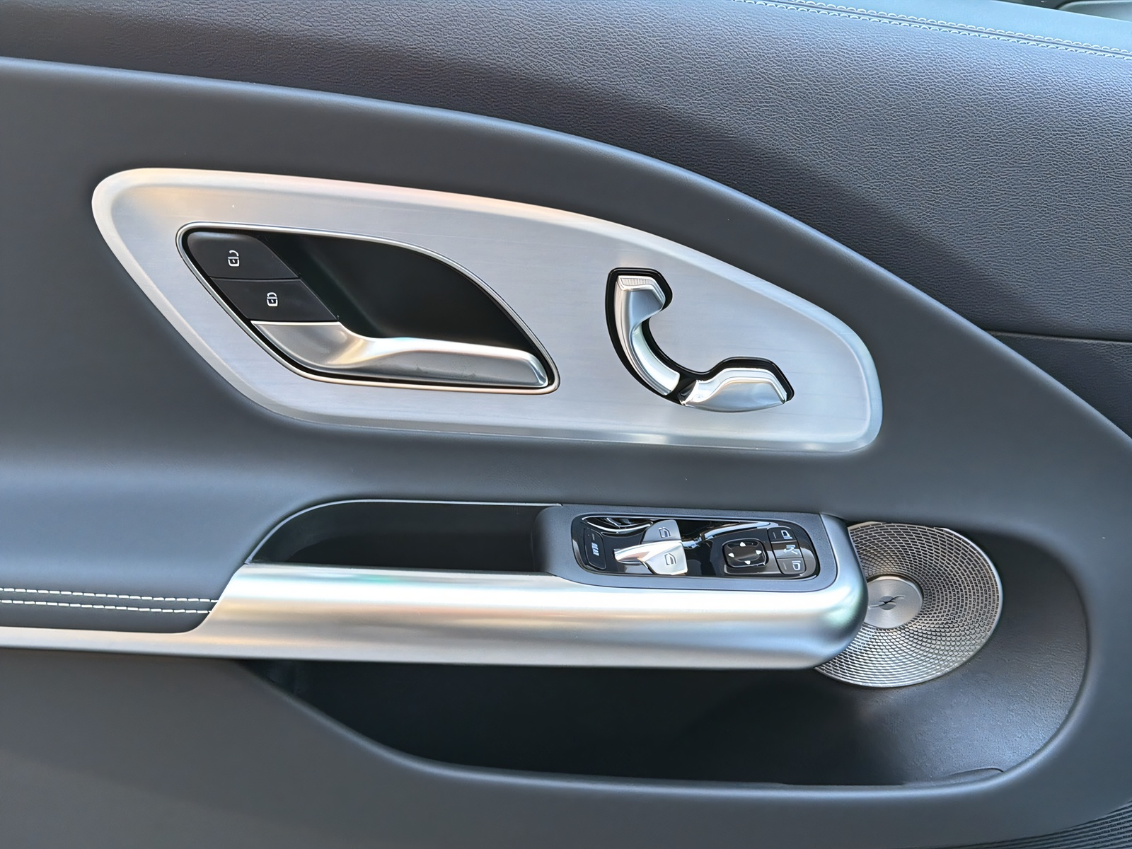 MERCEDES-BENZ CLA 350 4Matic EQ Shooting Brake - 13