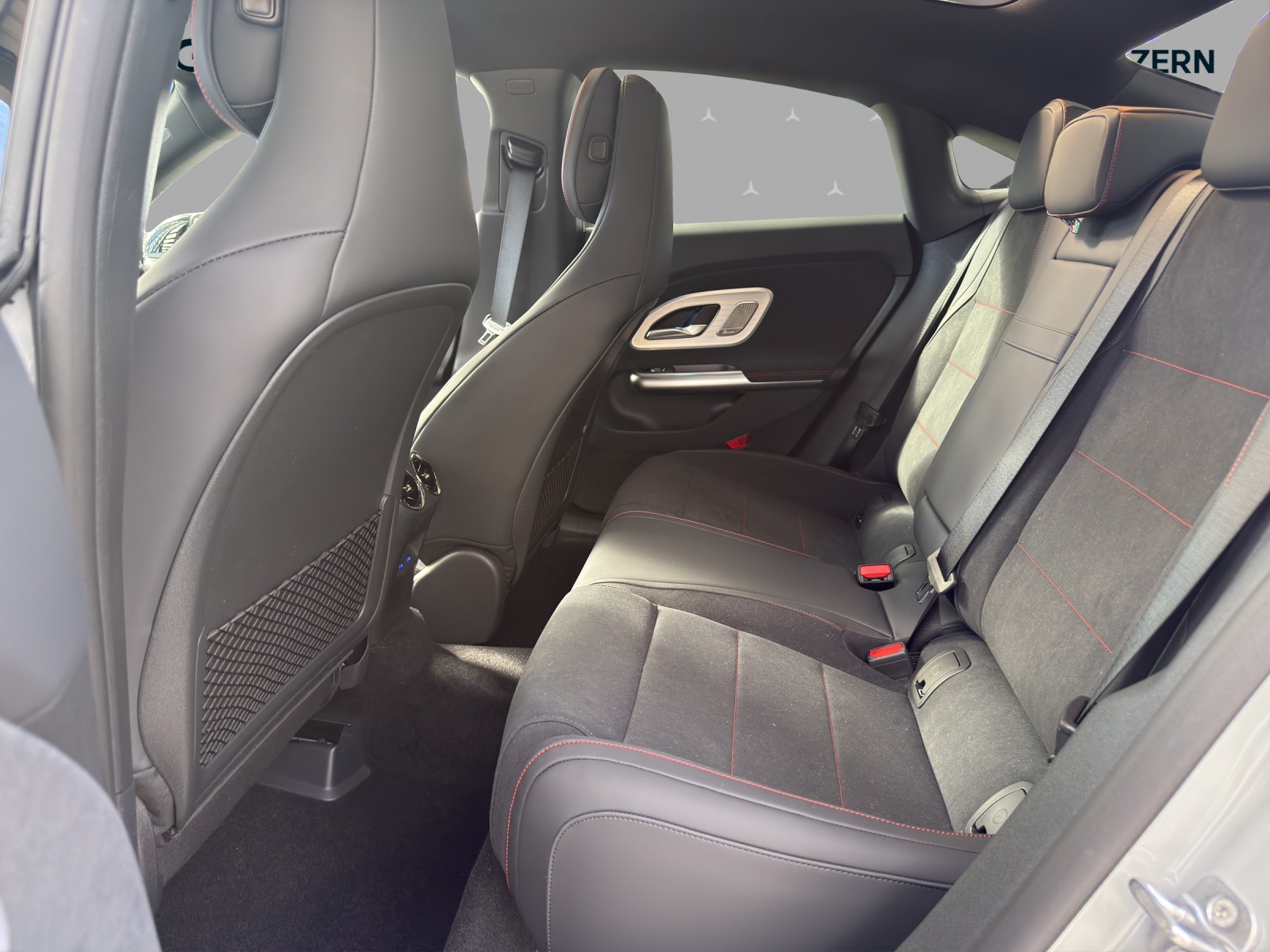 MERCEDES-BENZ CLA 220 8G-DCT 4Matic - 14