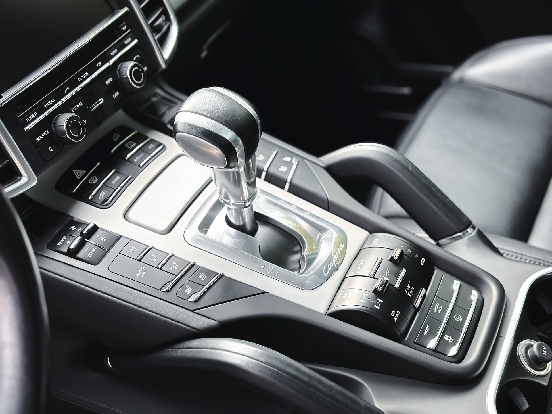 PORSCHE Cayenne Turbo - 14