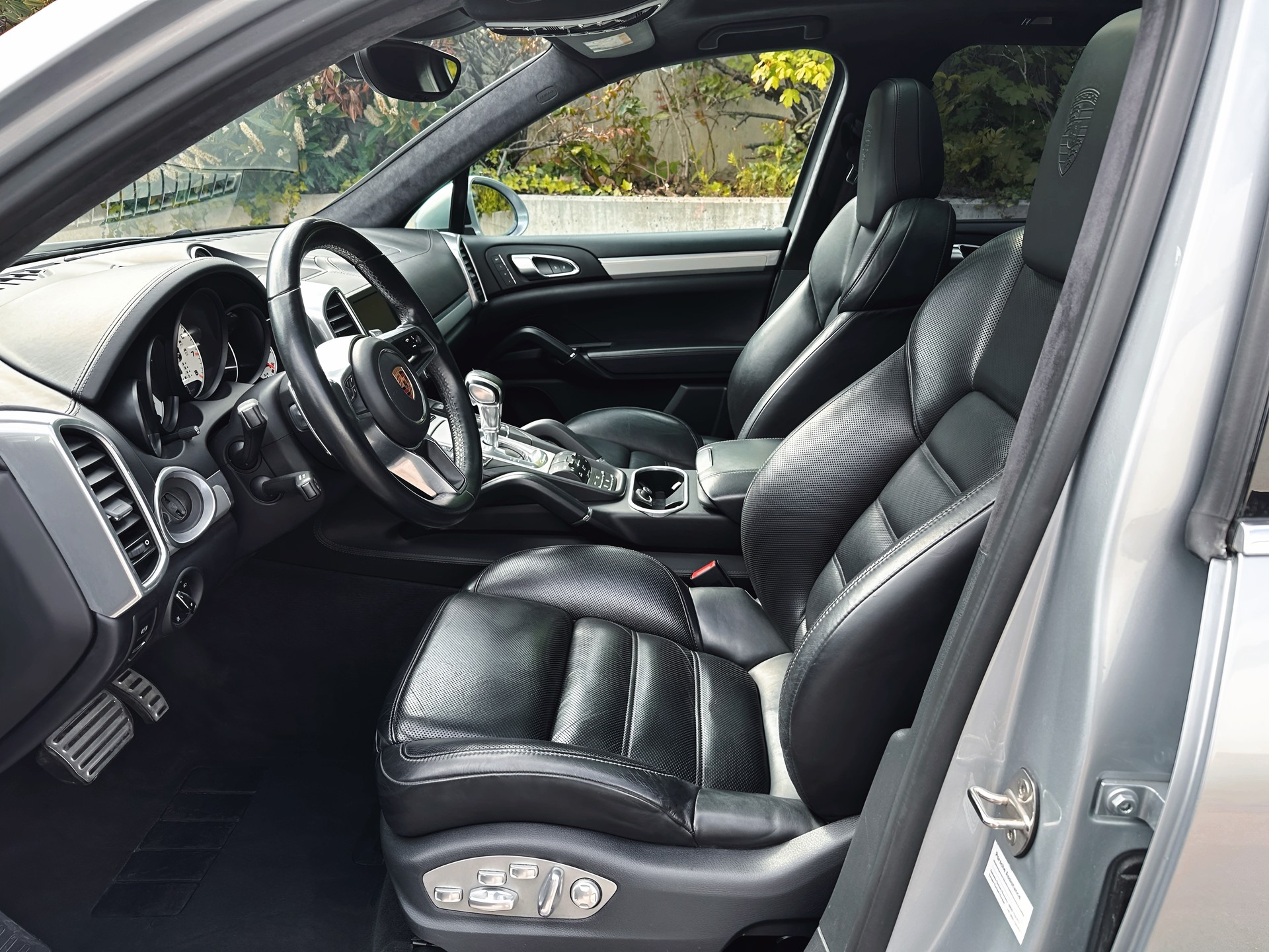 PORSCHE Cayenne Turbo - 10