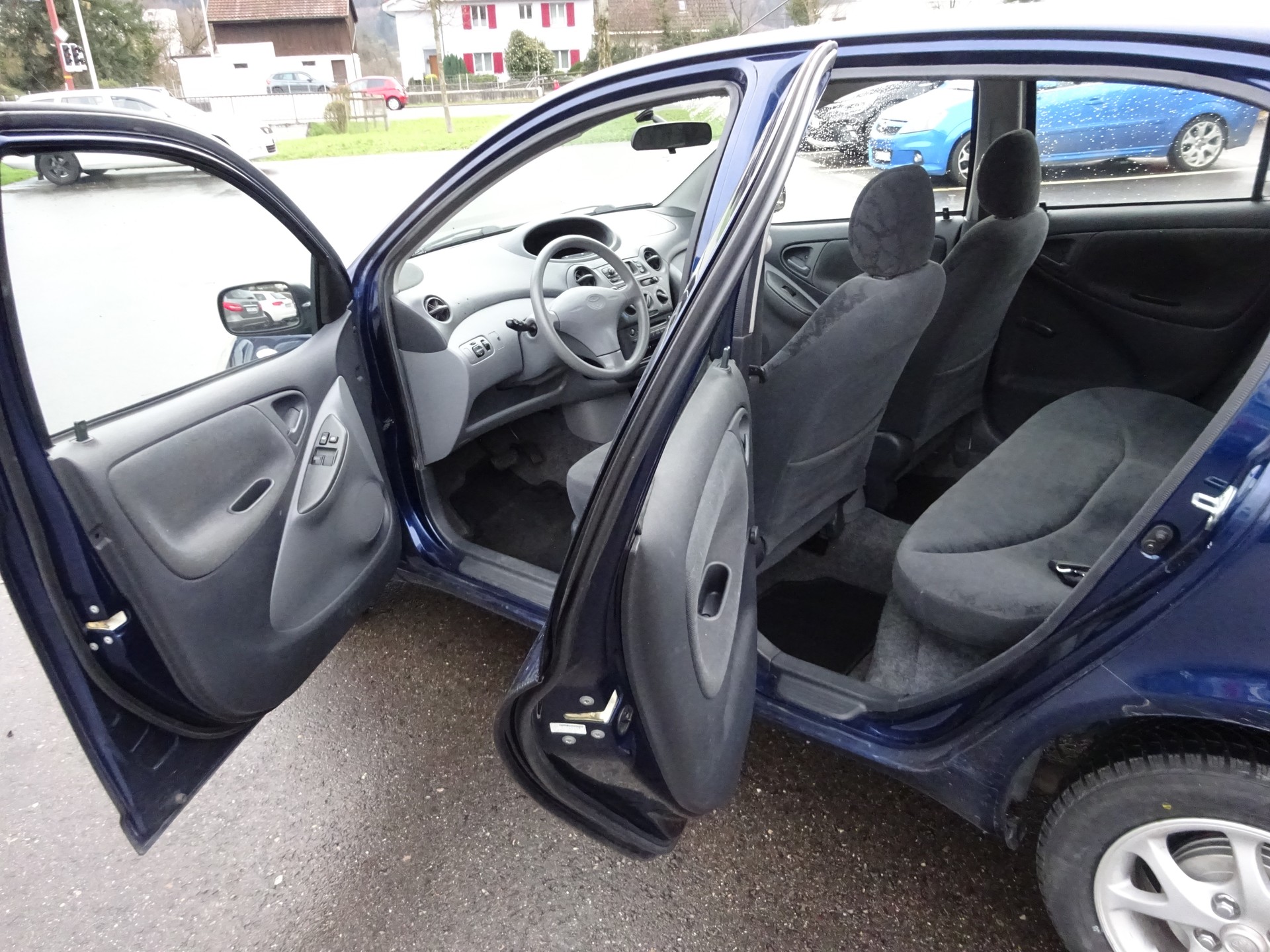 TOYOTA Yaris 1.3 Linea Sol - 8