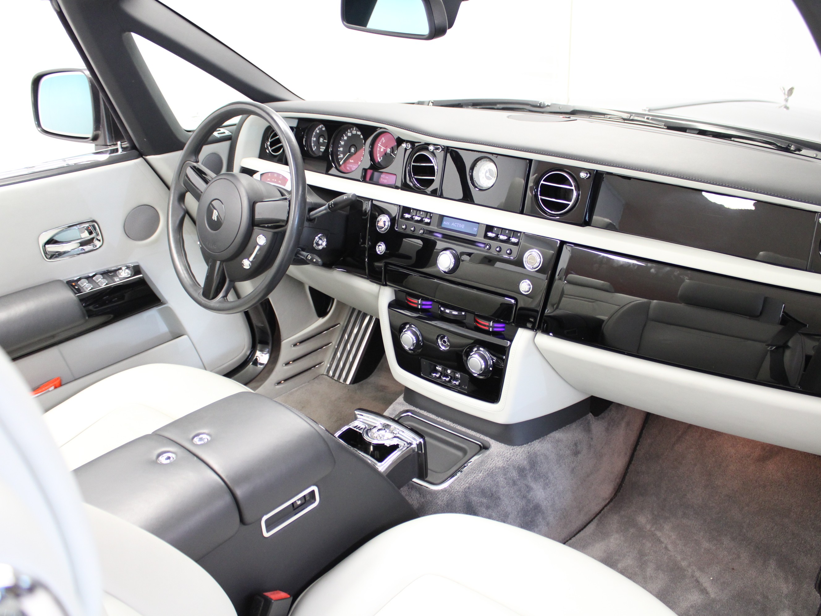 Phantom 6.7 V12 Drophead thumbnail n°6