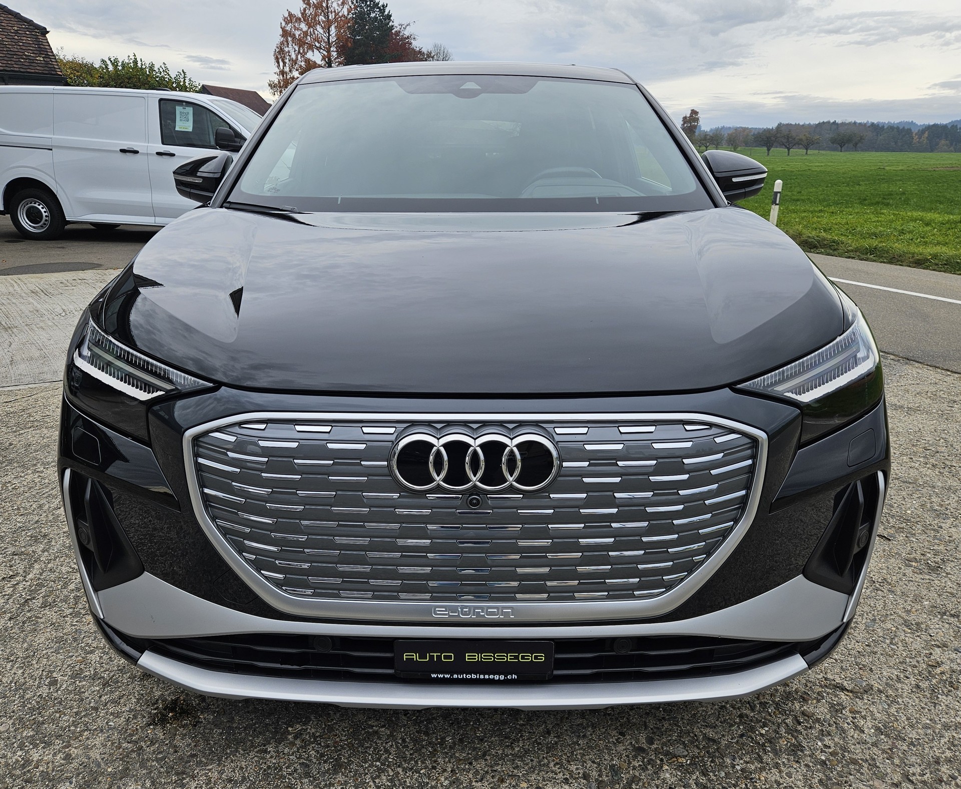 AUDI Q4 Sportback e-tron 50 quattro S-Line mit Anhängerkupplung - 2