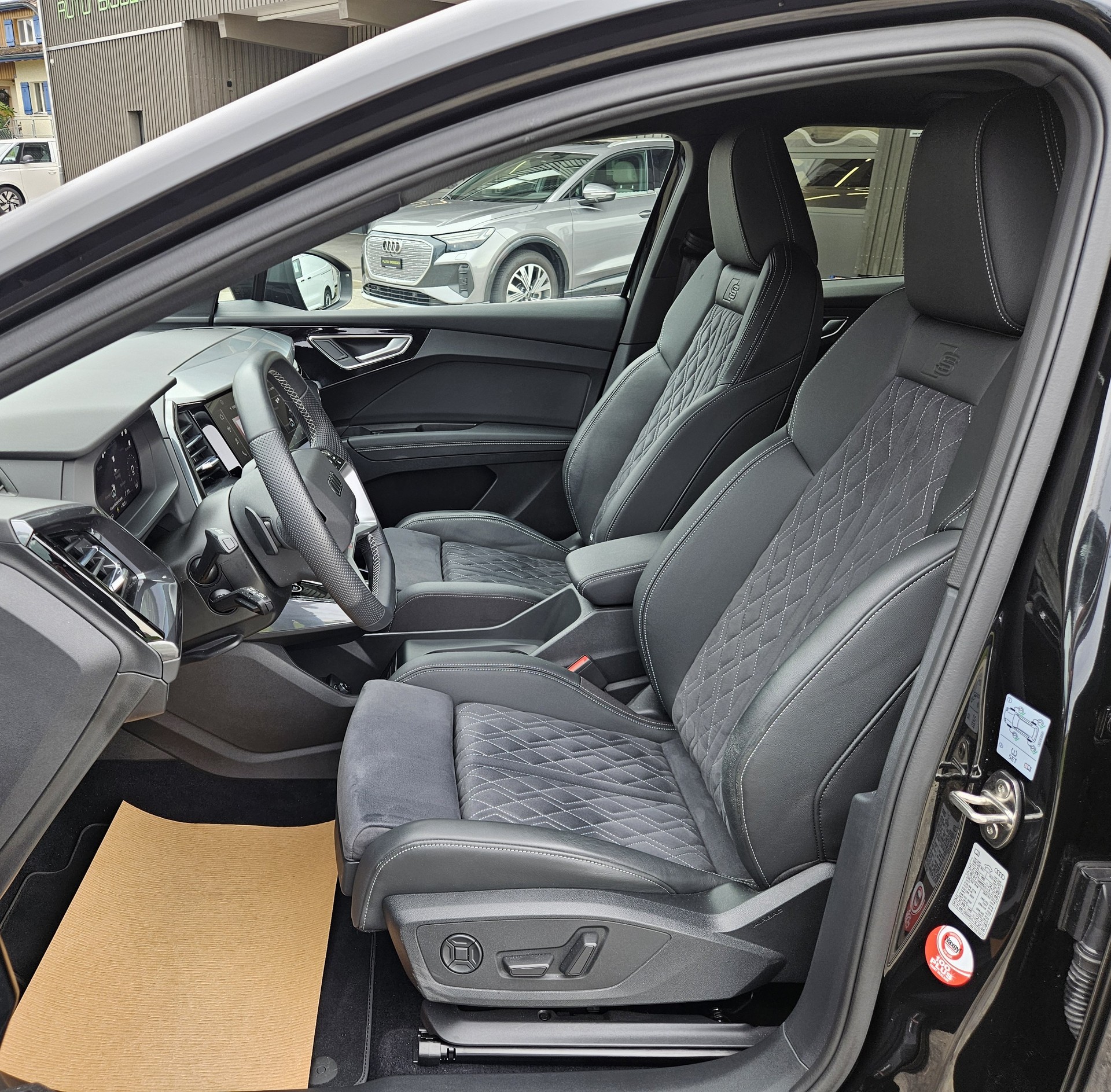 AUDI Q4 Sportback e-tron 50 quattro S-Line mit Anhängerkupplung - 13