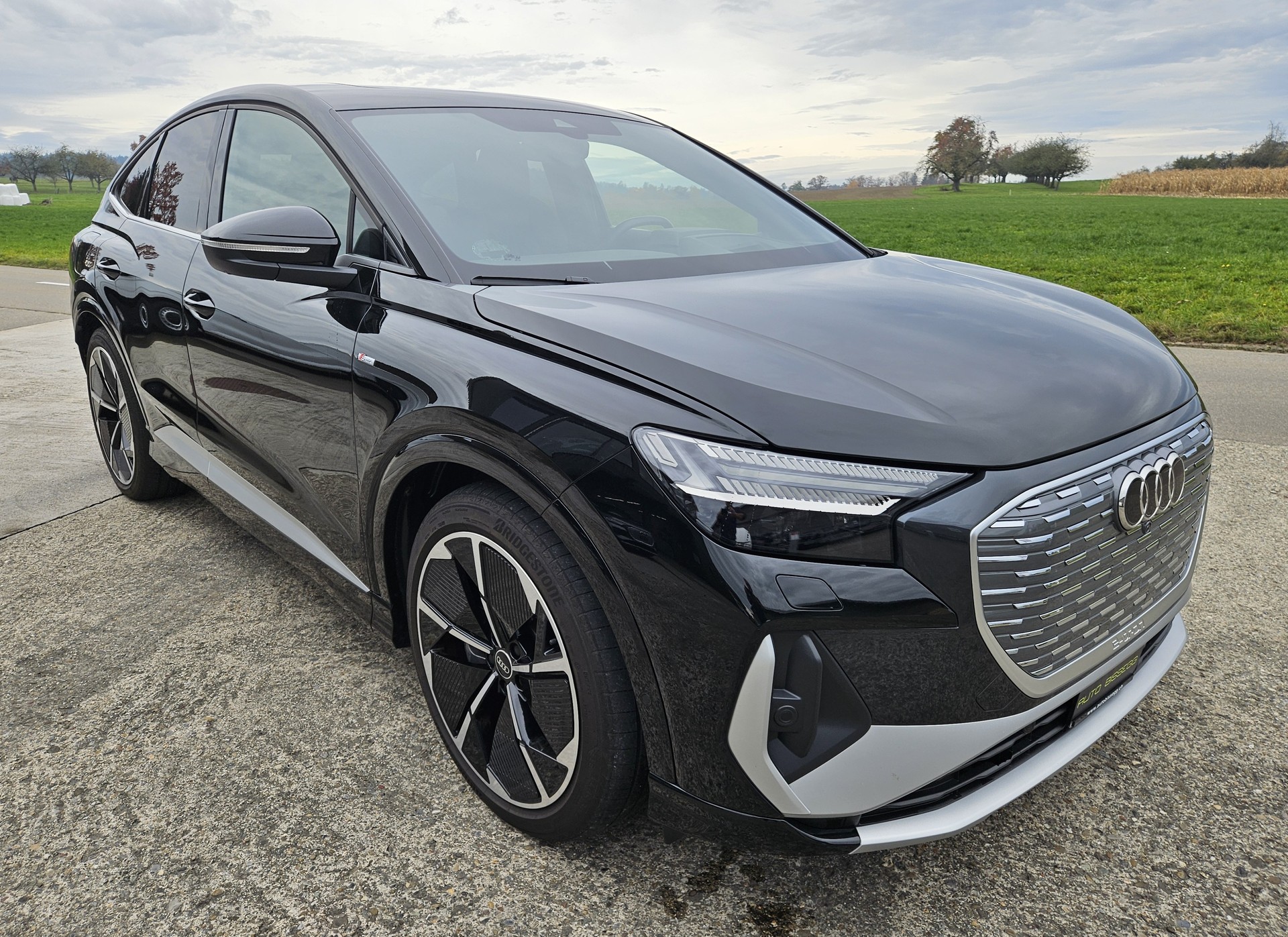 AUDI Q4 Sportback e-tron 50 quattro S-Line mit Anhängerkupplung