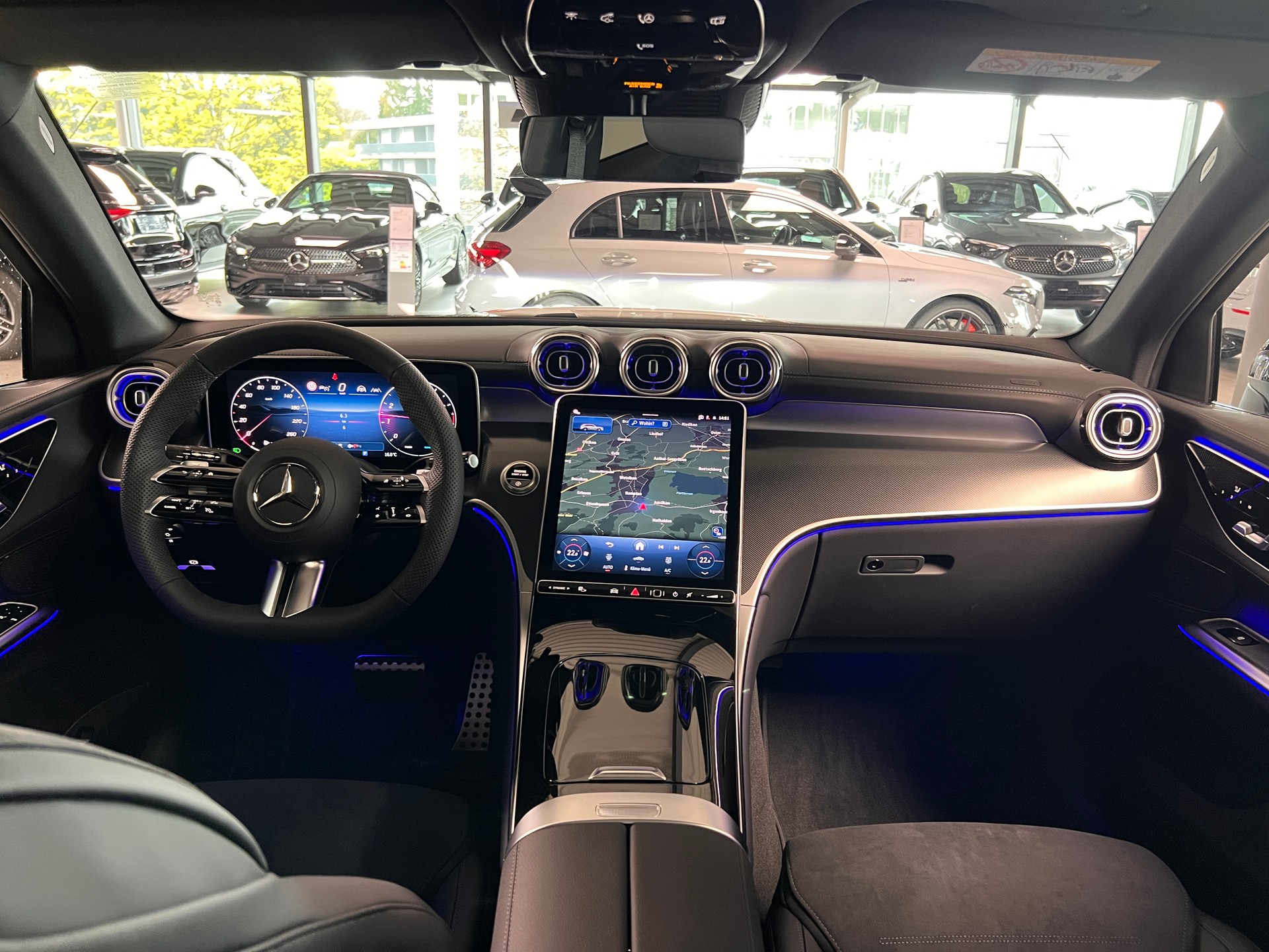 MERCEDES-BENZ GLC 300 4Matic 9G-Tronic - 12