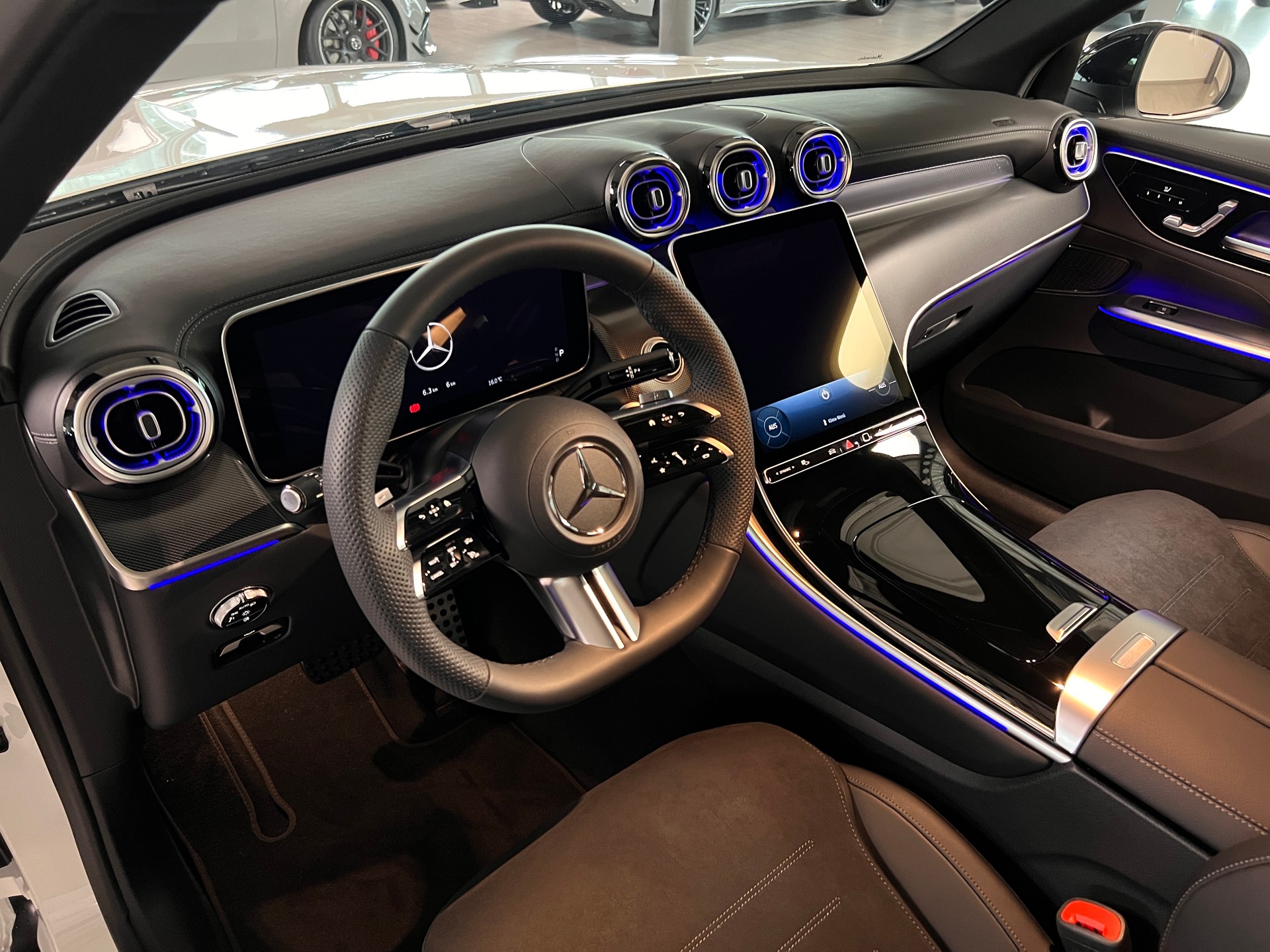 MERCEDES-BENZ GLC 300 4Matic 9G-Tronic - 11