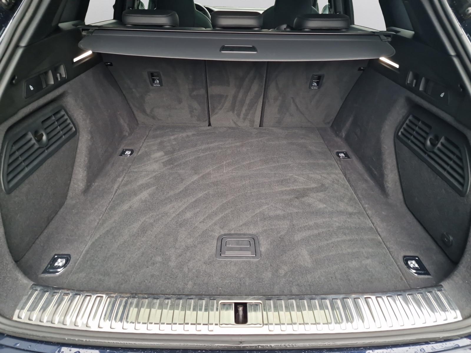 AUDI e-tron S quattro - 12