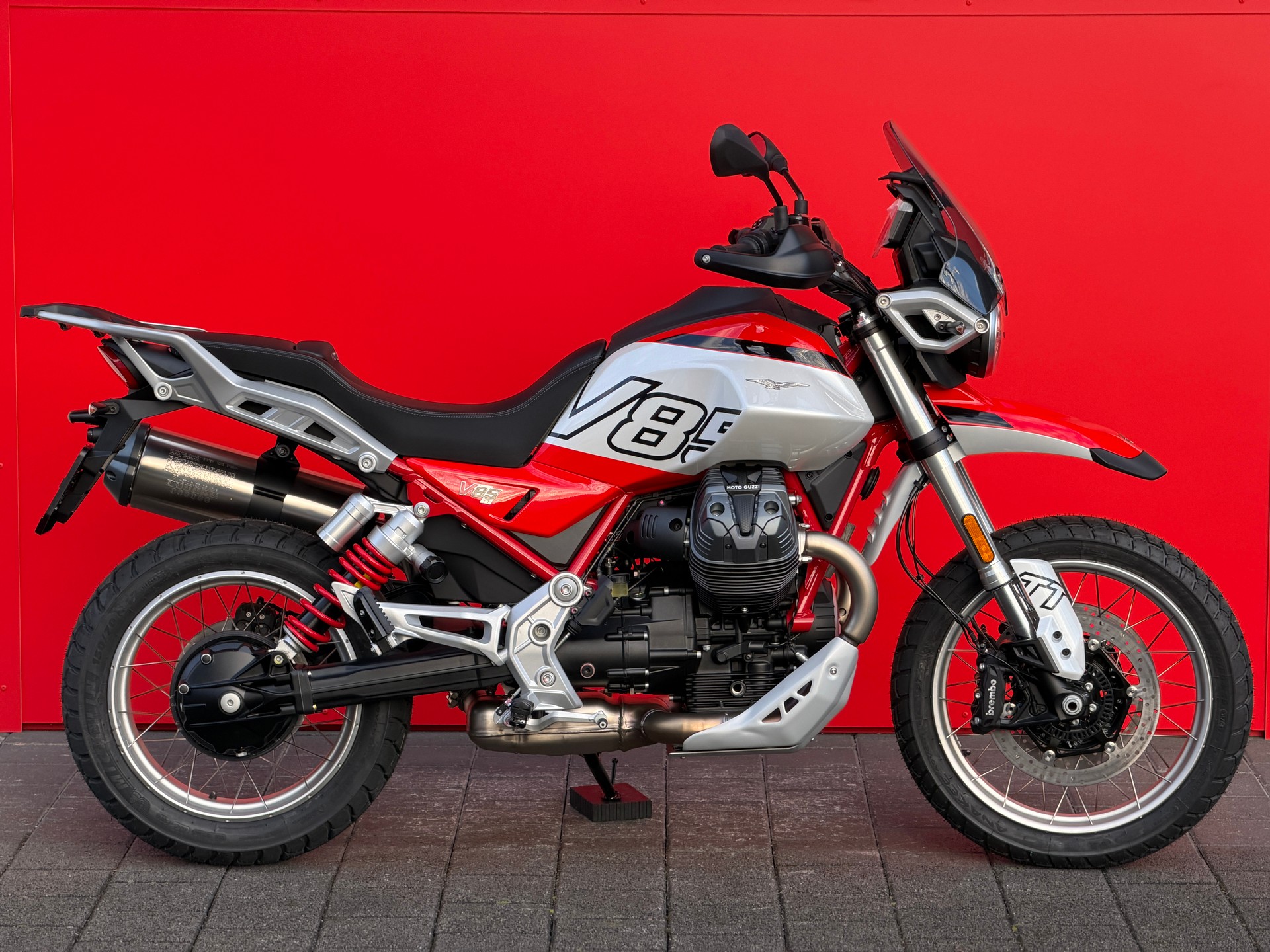 MOTO GUZZI V85 TT E5+ - 1