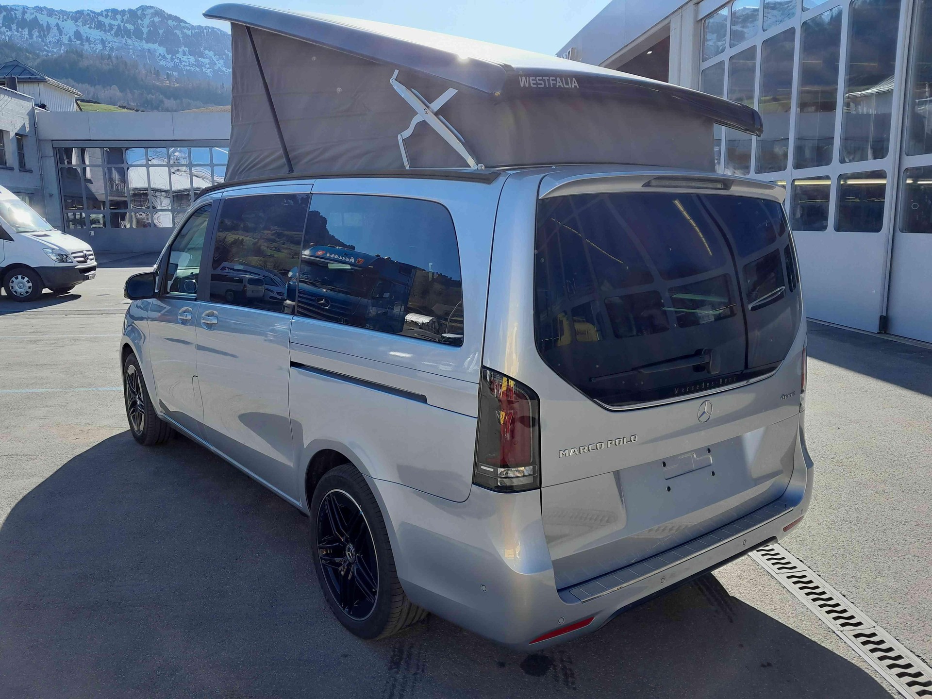 MERCEDES-BENZ Horizon 300d lang 4x4 - 4