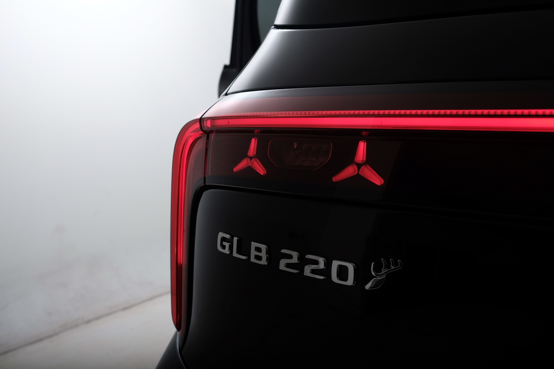 MERCEDES-BENZ GLB 220 4Matic 8G-Tronic - 18