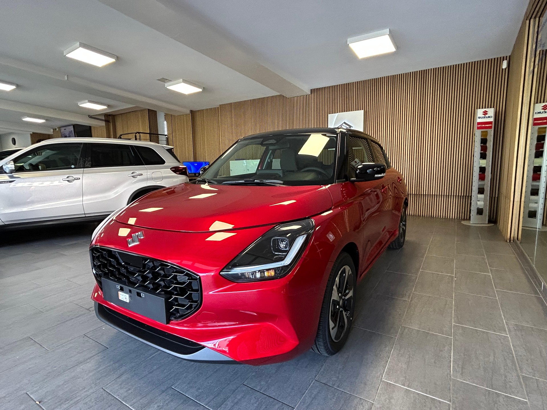 SUZUKI Swift 1.2 Compact Top Hybrid - 4