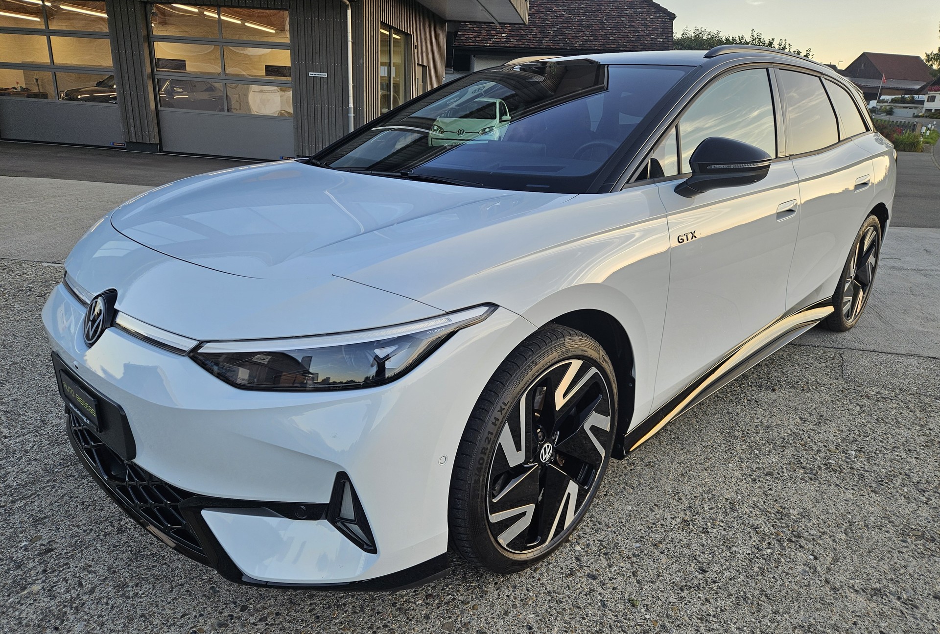 VW ID.7 Tourer GTX 86 kWh United 4 Motion mit Anhängerkupplung - 3
