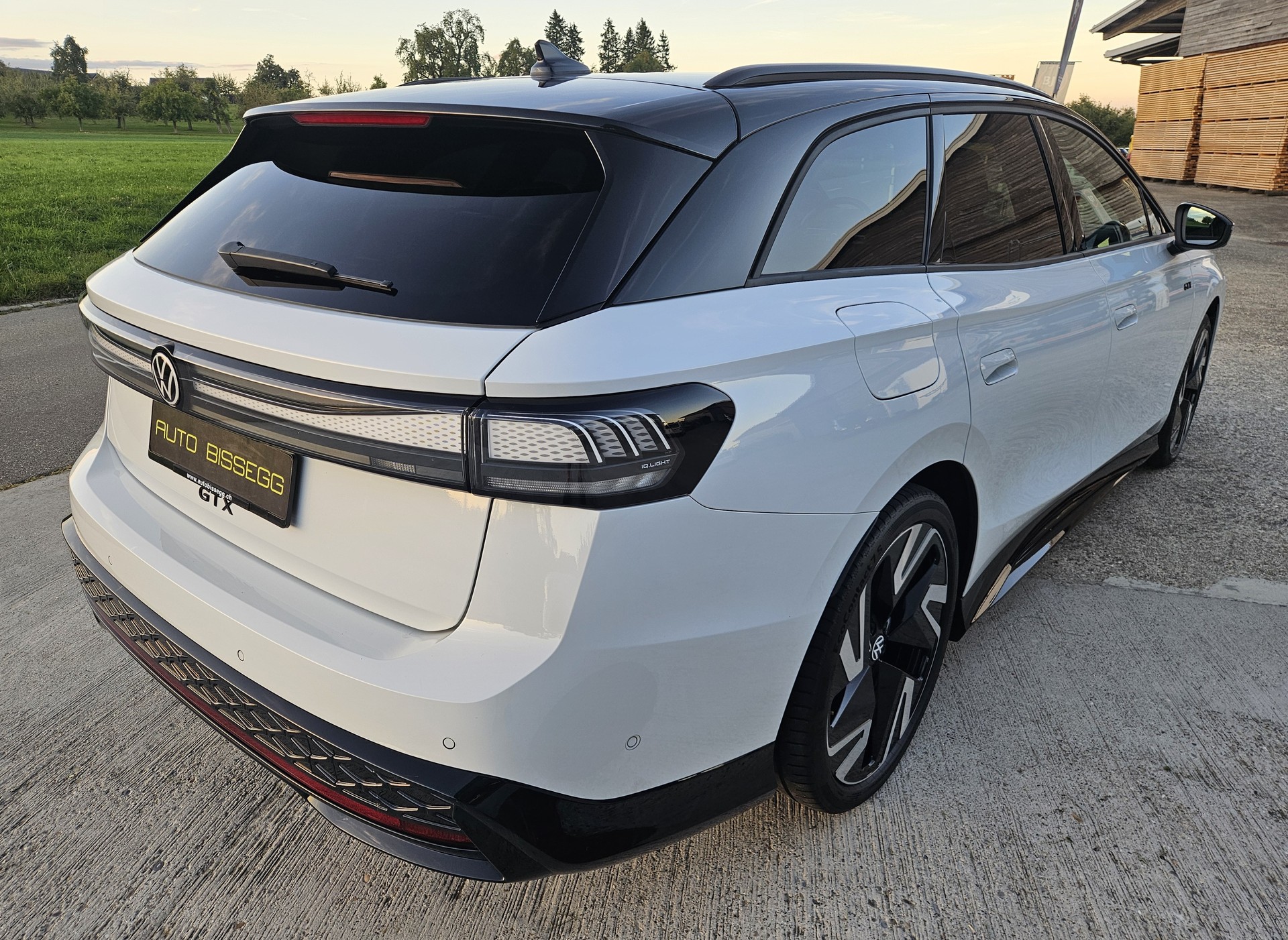 VW ID.7 Tourer GTX 86 kWh United 4 Motion mit Anhängerkupplung - 10