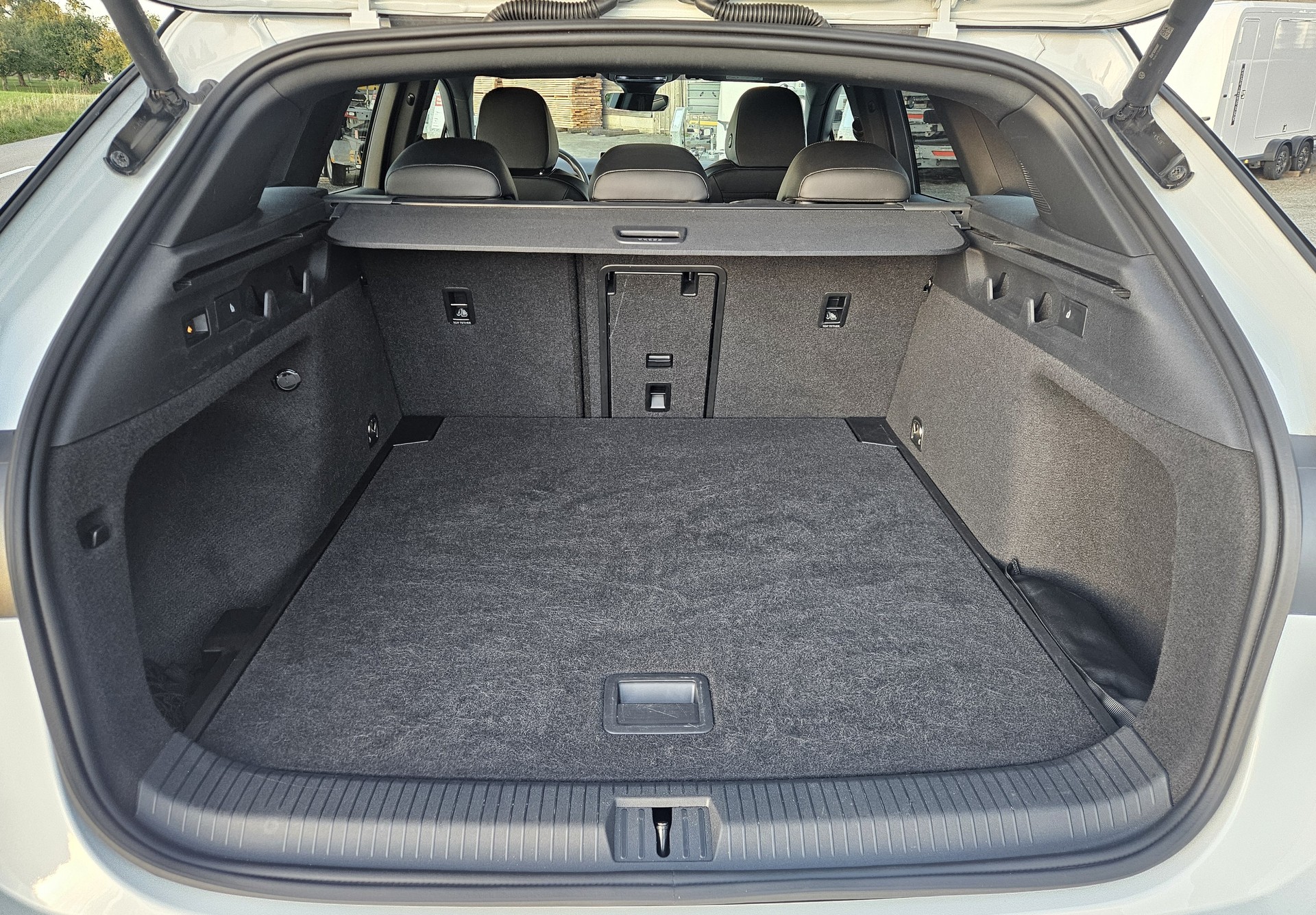 VW ID.7 Tourer GTX 86 kWh United 4 Motion mit Anhängerkupplung - 30