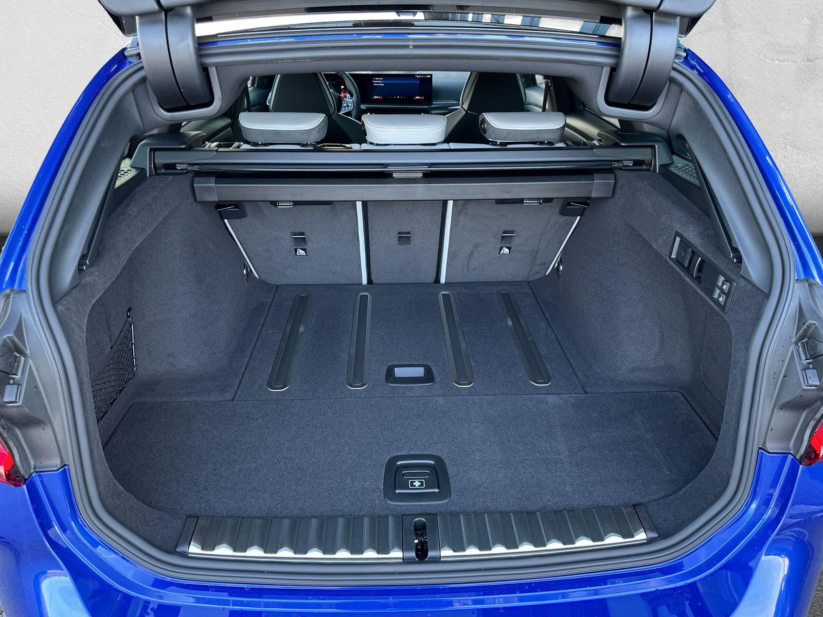 BMW M3 Competition xDrive Touring G81 (CH) ** Portimao Bleu ** 📍 - 10
